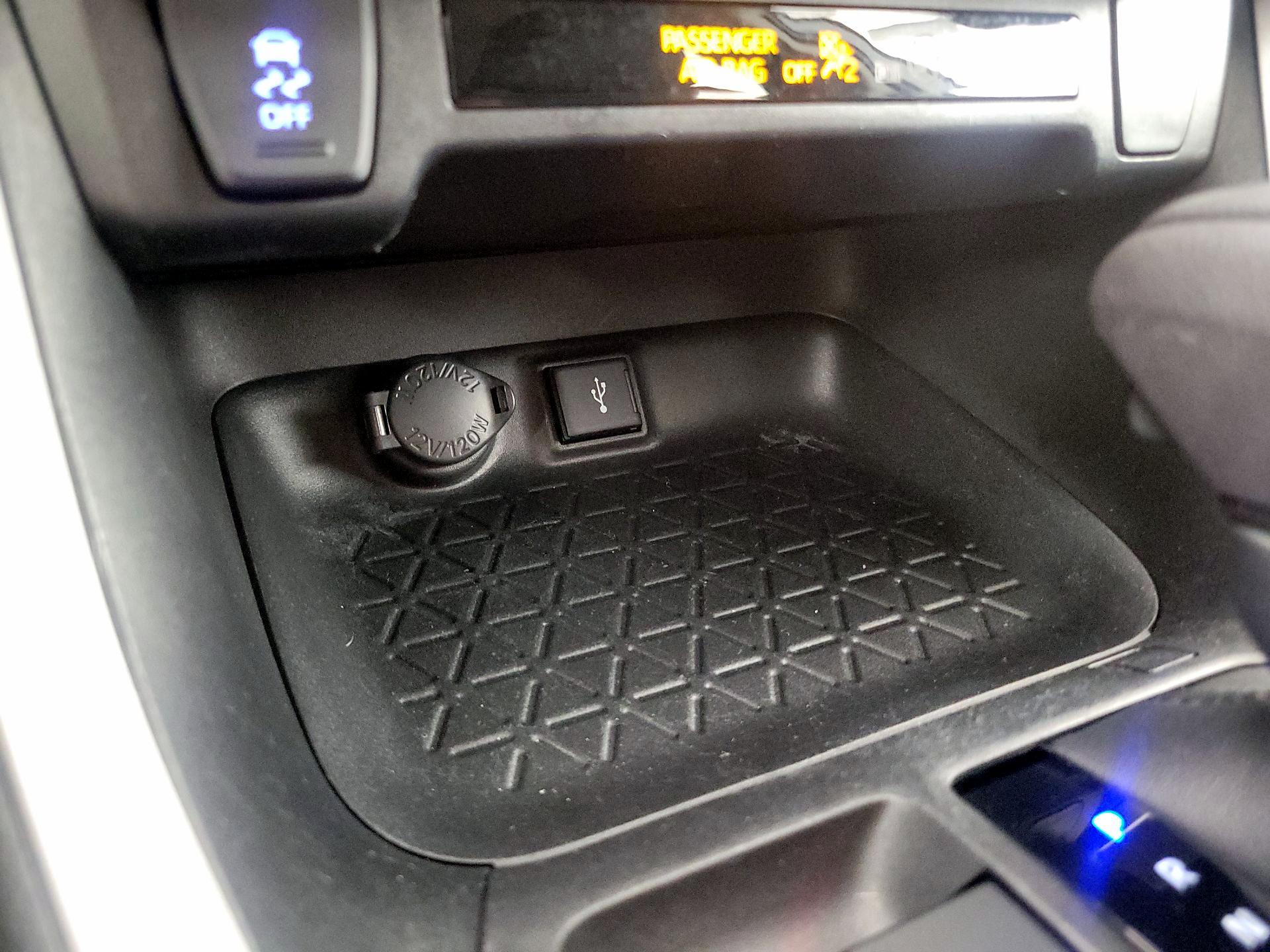 Thumbnail: 2021 Toyota RAV4 - 18