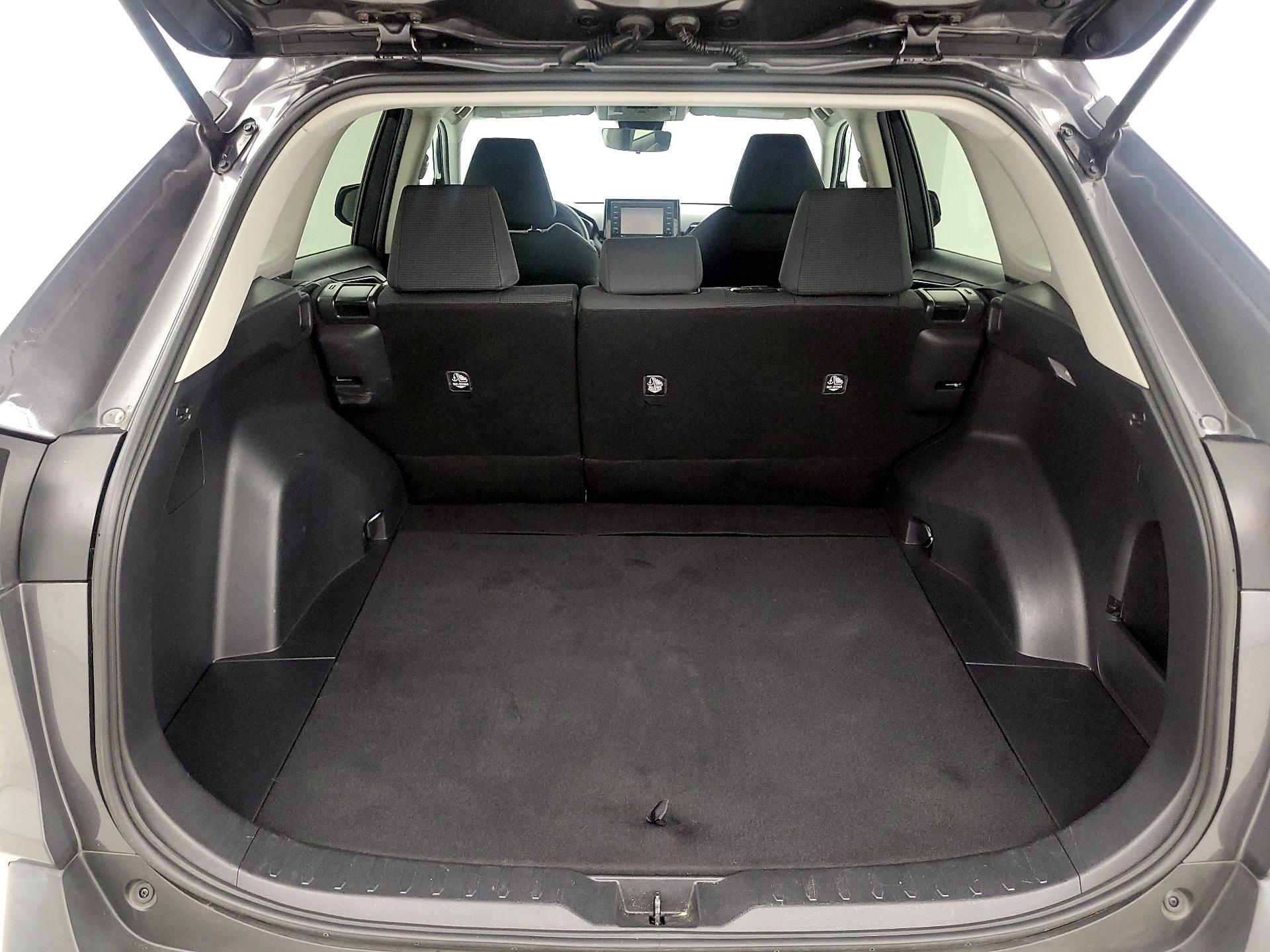 Thumbnail: 2021 Toyota RAV4 - 20