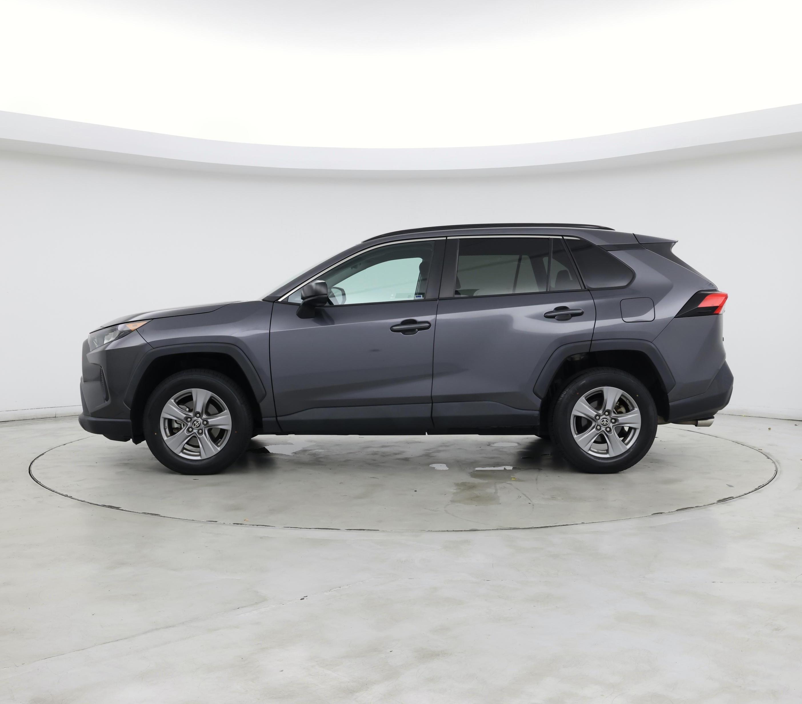 Thumbnail: 2021 Toyota RAV4 - 3