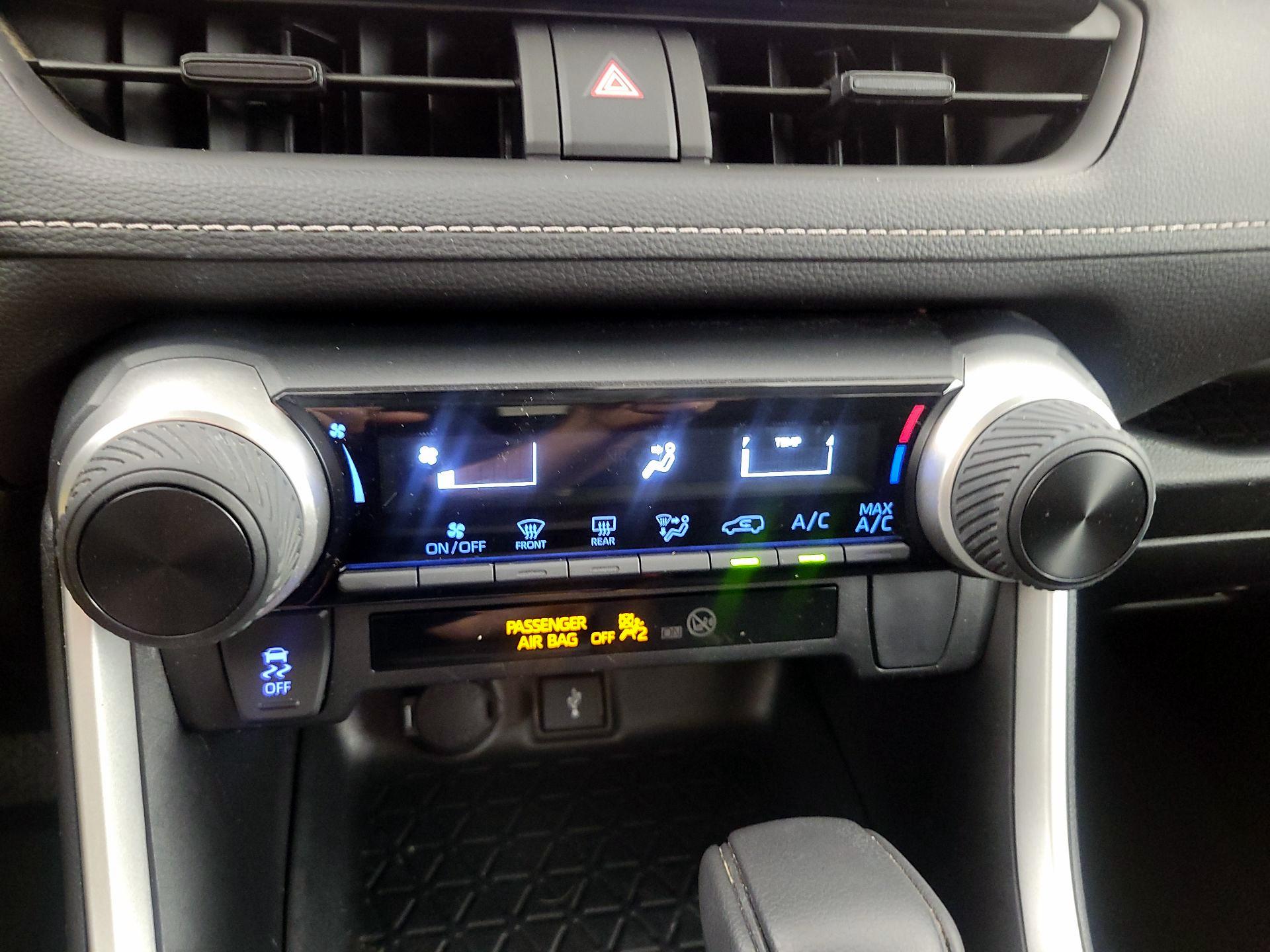 Thumbnail: 2022 Toyota RAV4 - 16