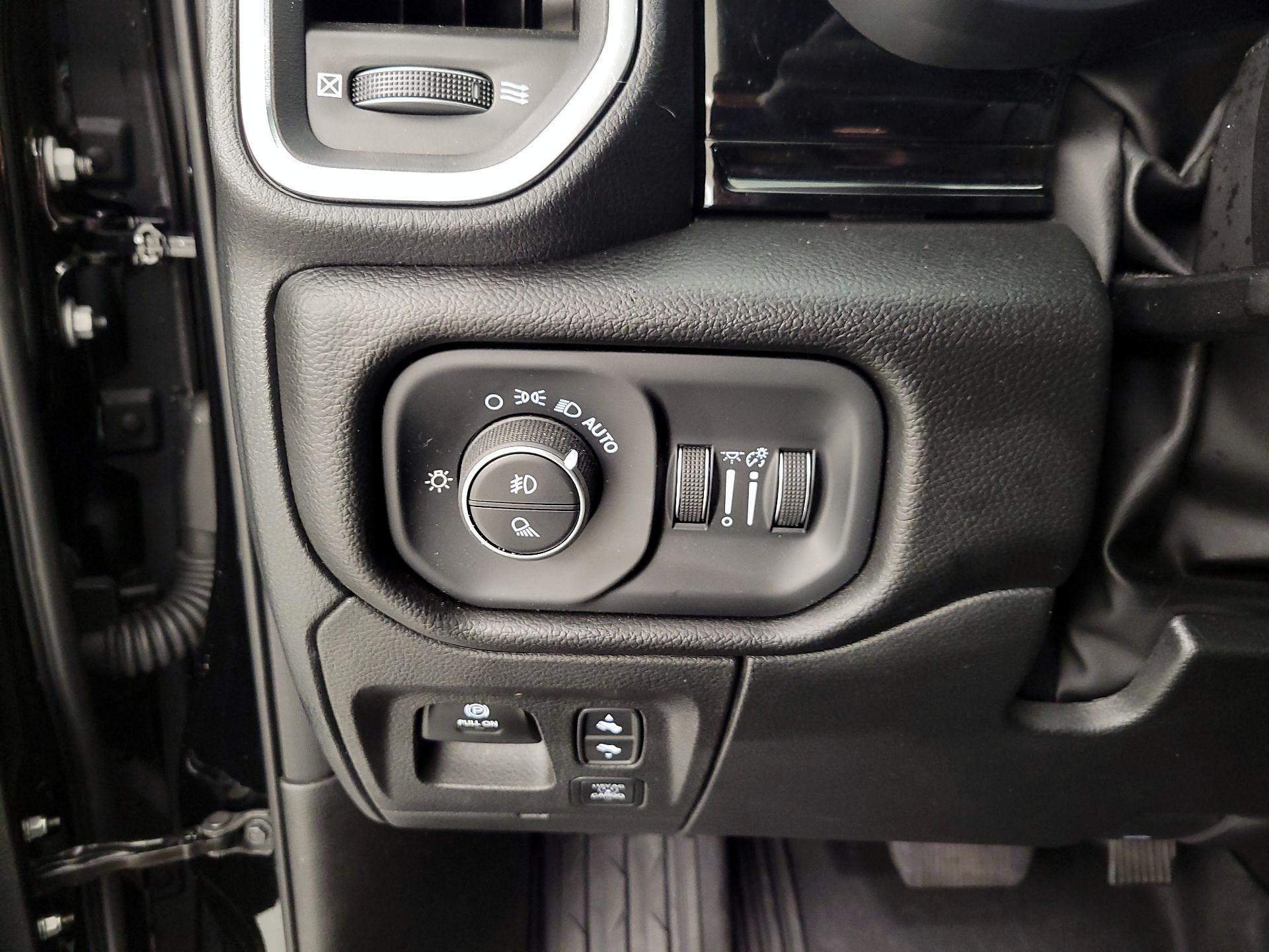Thumbnail: 2025 RAM 1500 - 13