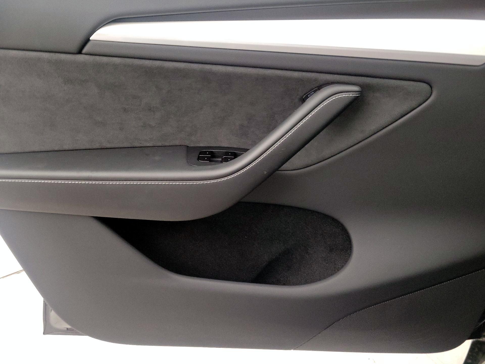 Thumbnail: 2025 Tesla Model Y - 12