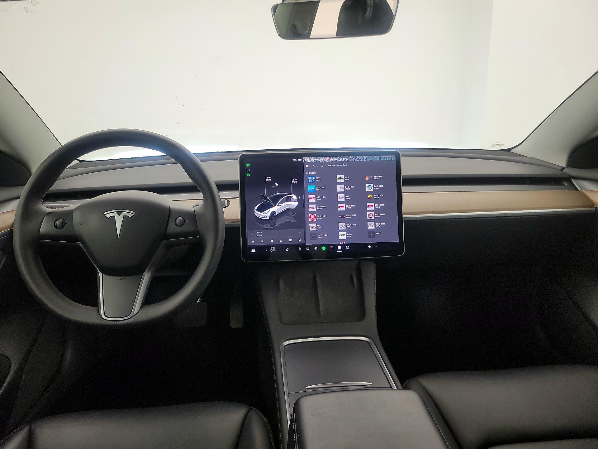 Thumbnail: 2023 Tesla Model 3 - 9