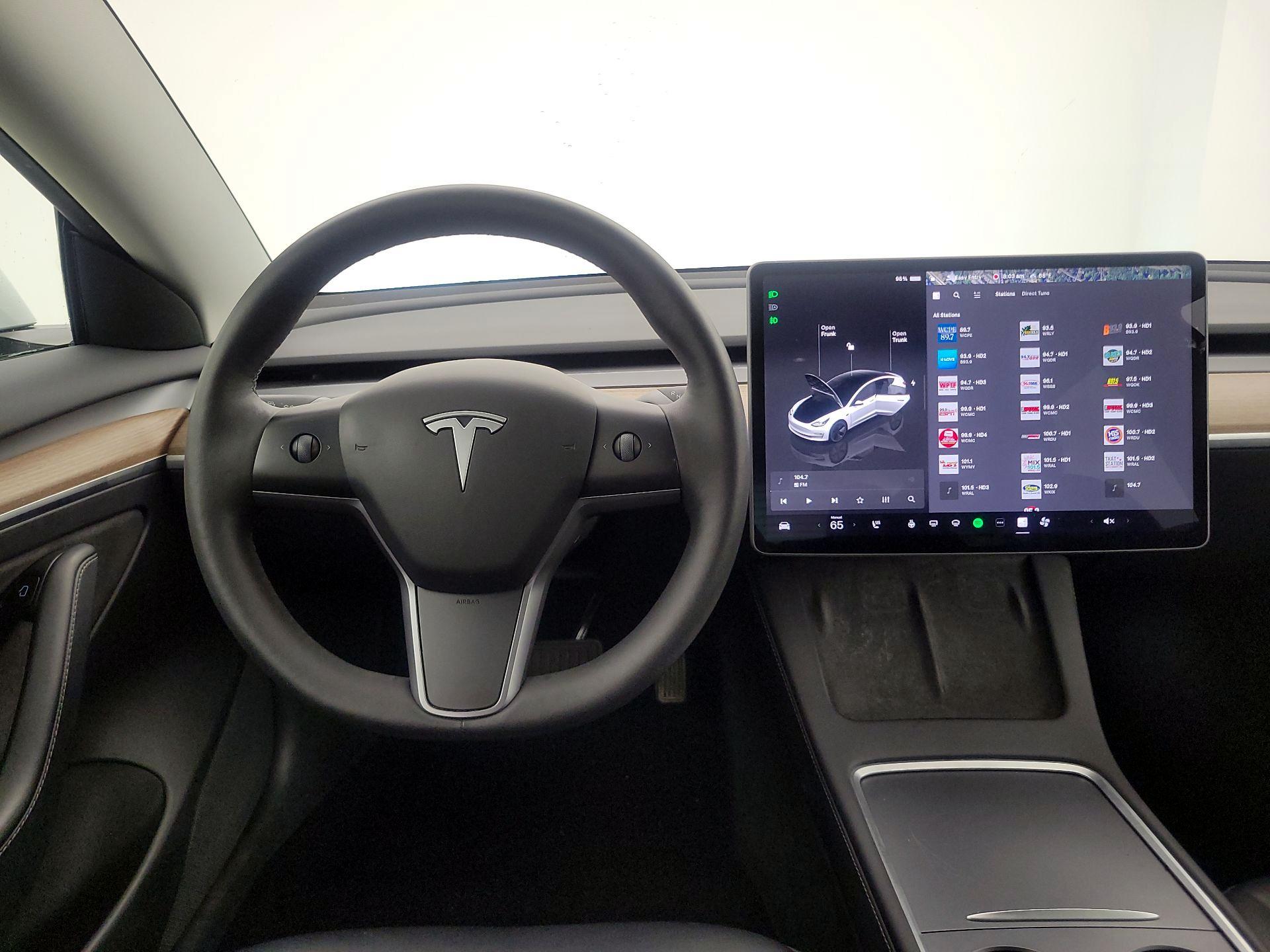 Thumbnail: 2023 Tesla Model 3 - 10
