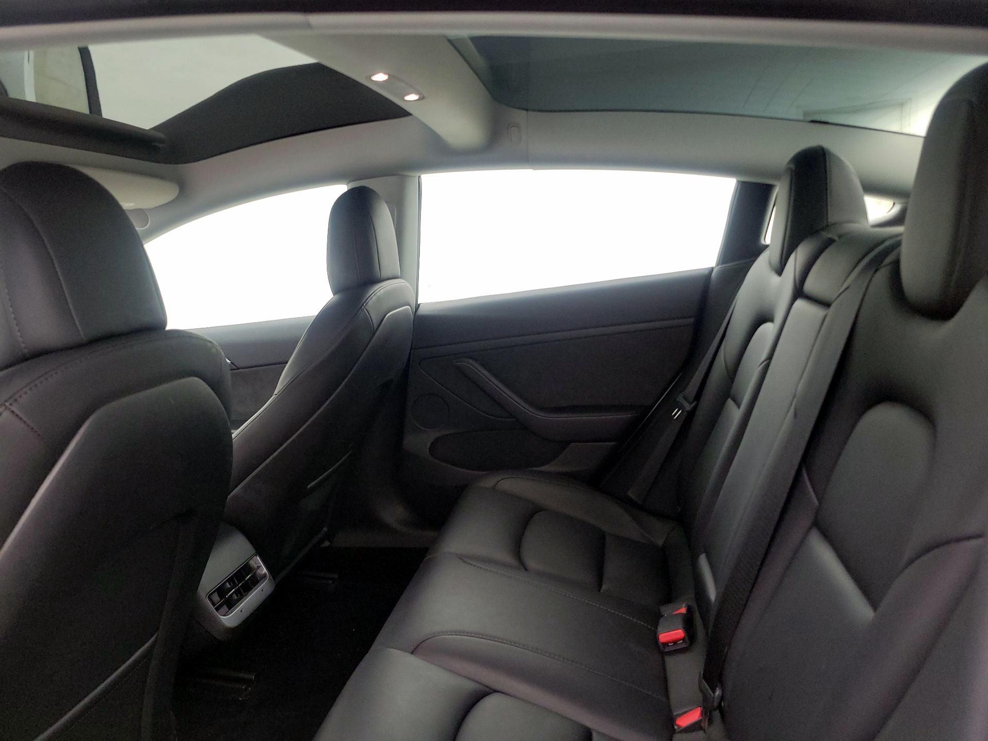 Thumbnail: 2023 Tesla Model 3 - 19
