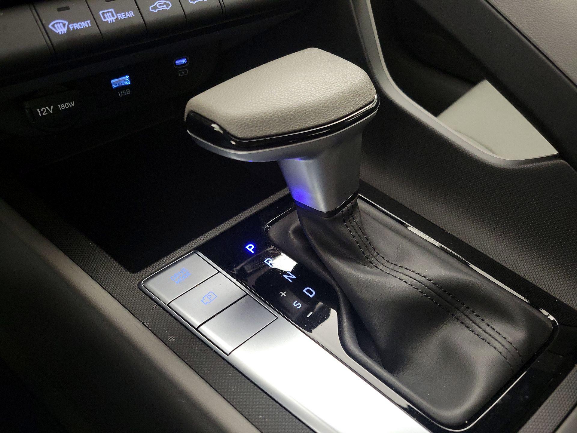 Thumbnail: 2024 Hyundai Elantra - 18