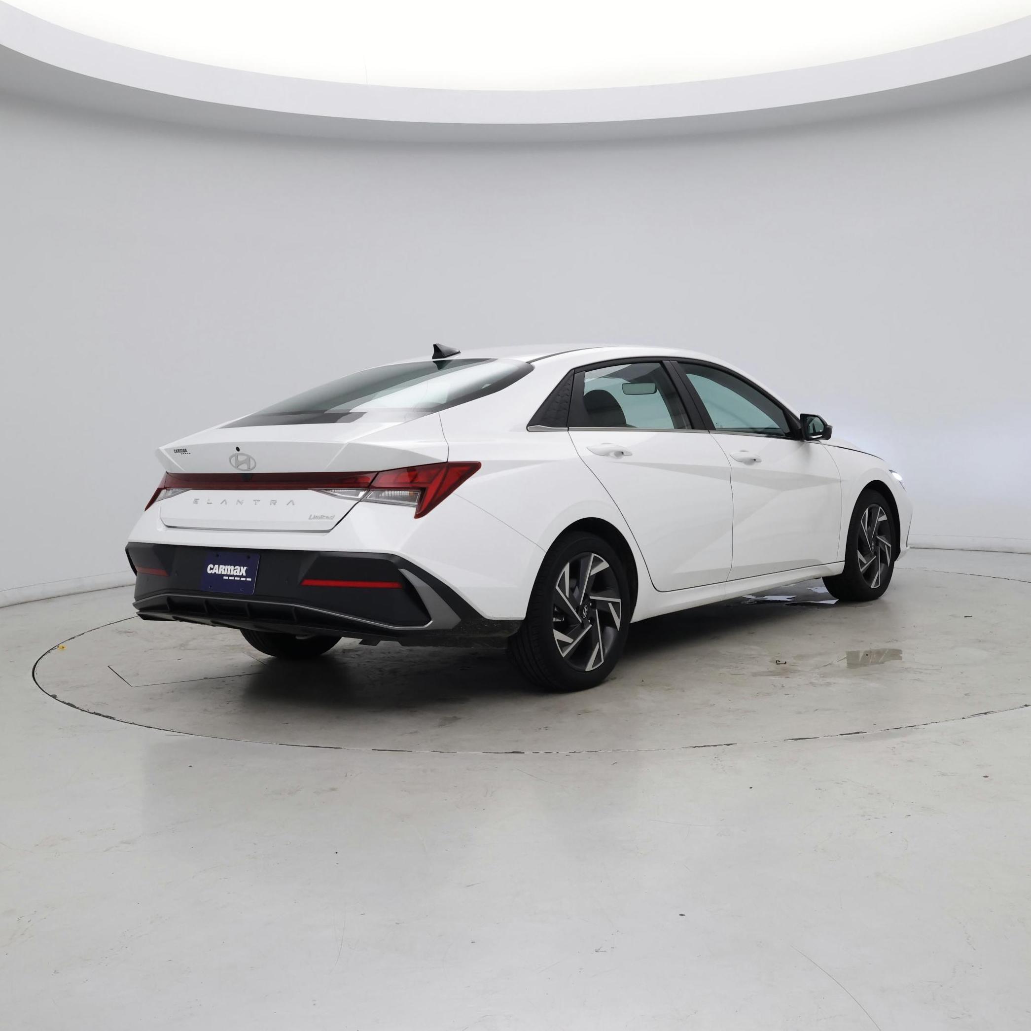 Thumbnail: 2024 Hyundai Elantra - 8