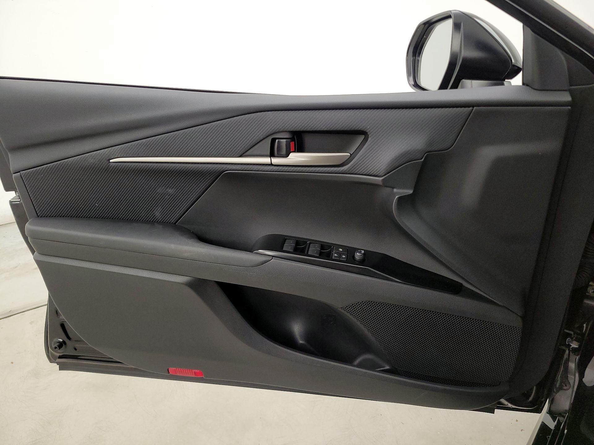 Thumbnail: 2025 Toyota Camry - 12