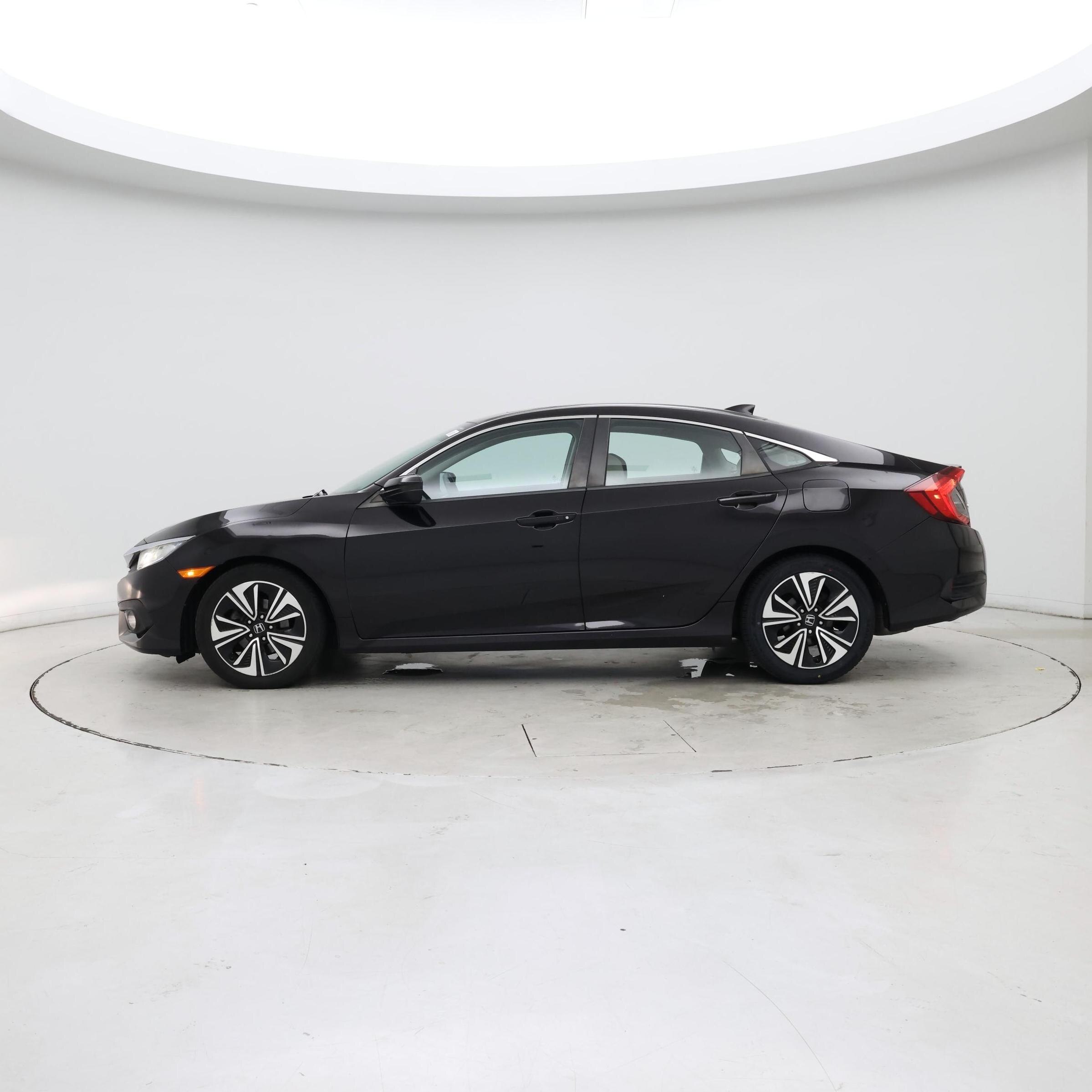 Thumbnail: 2016 Honda Civic - 3