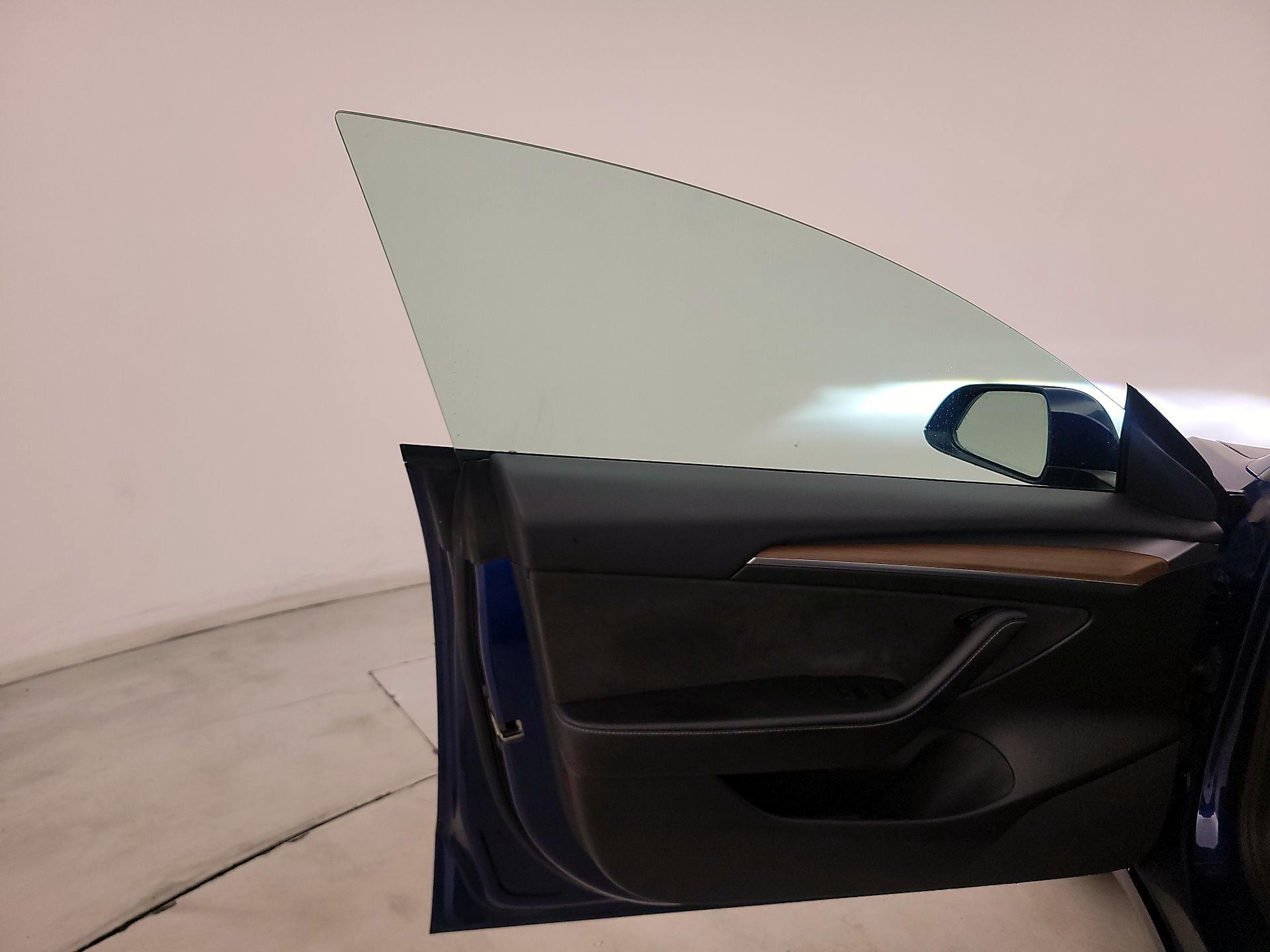 Thumbnail: 2021 Tesla Model 3 - 12