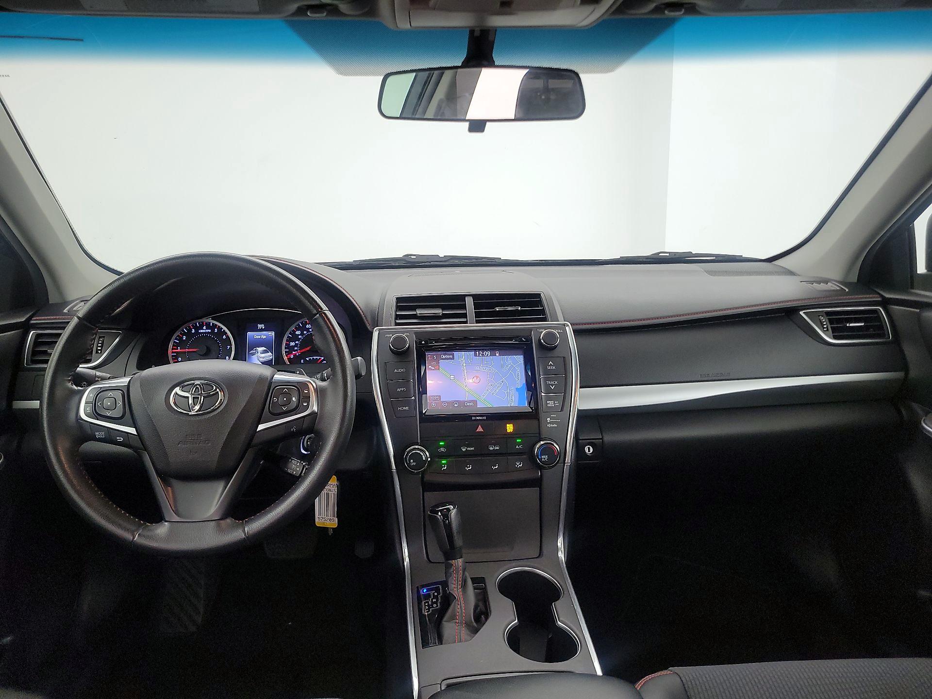 Thumbnail: 2016 Toyota Camry - 9