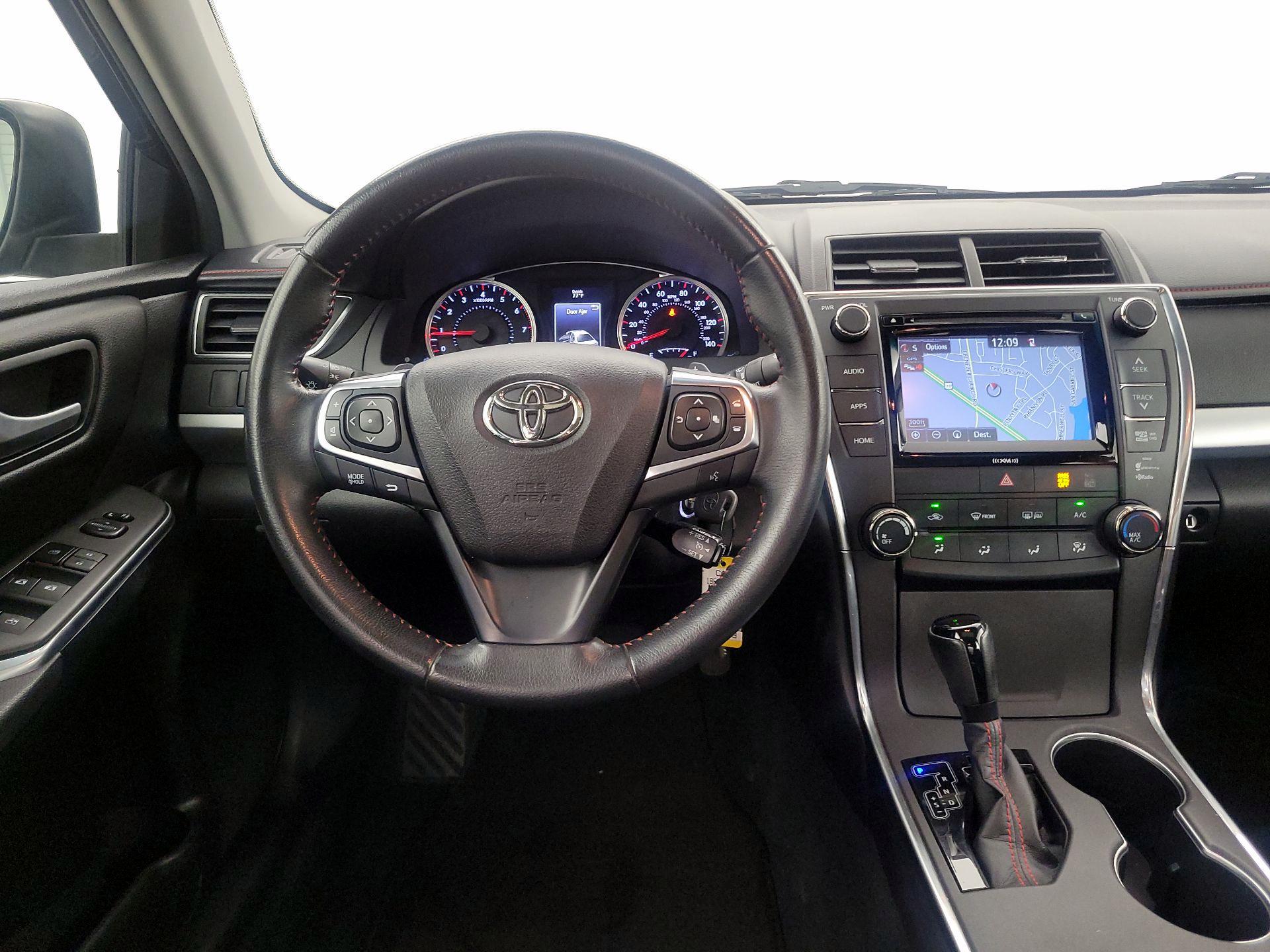 Thumbnail: 2016 Toyota Camry - 10