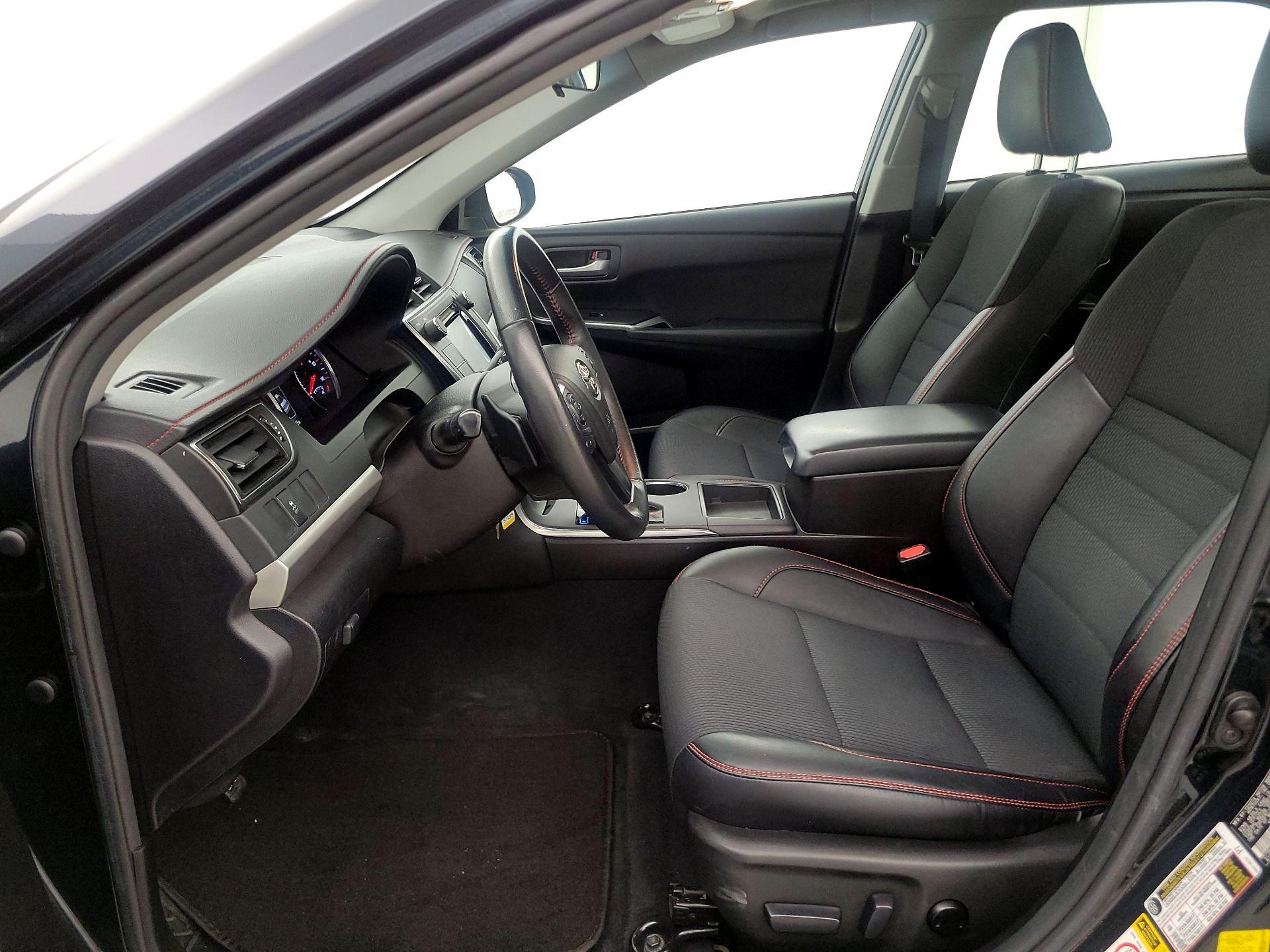 Thumbnail: 2016 Toyota Camry - 11