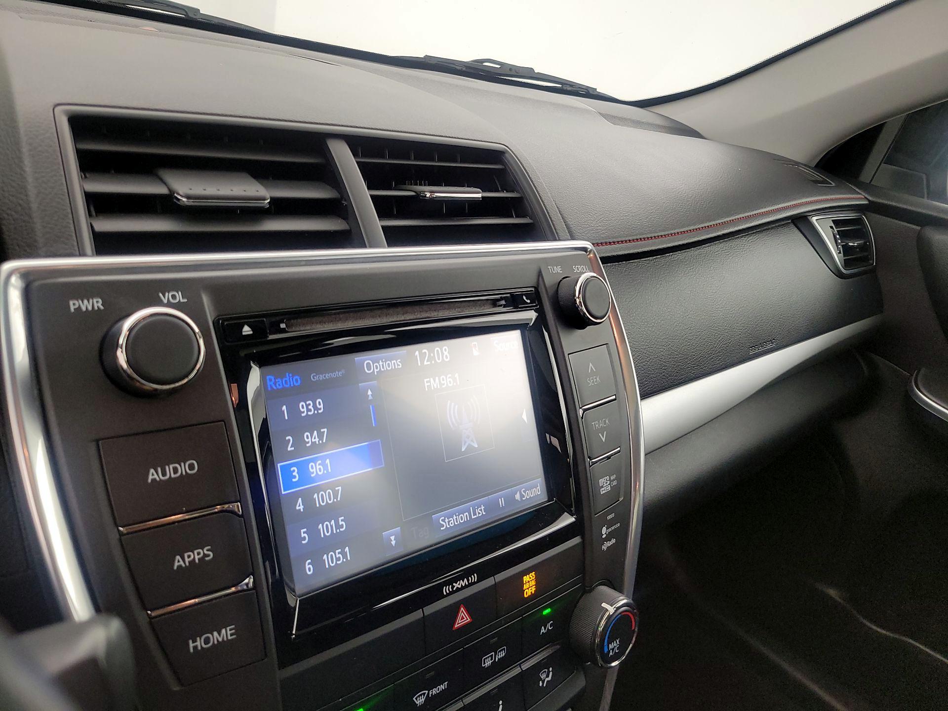Thumbnail: 2016 Toyota Camry - 16