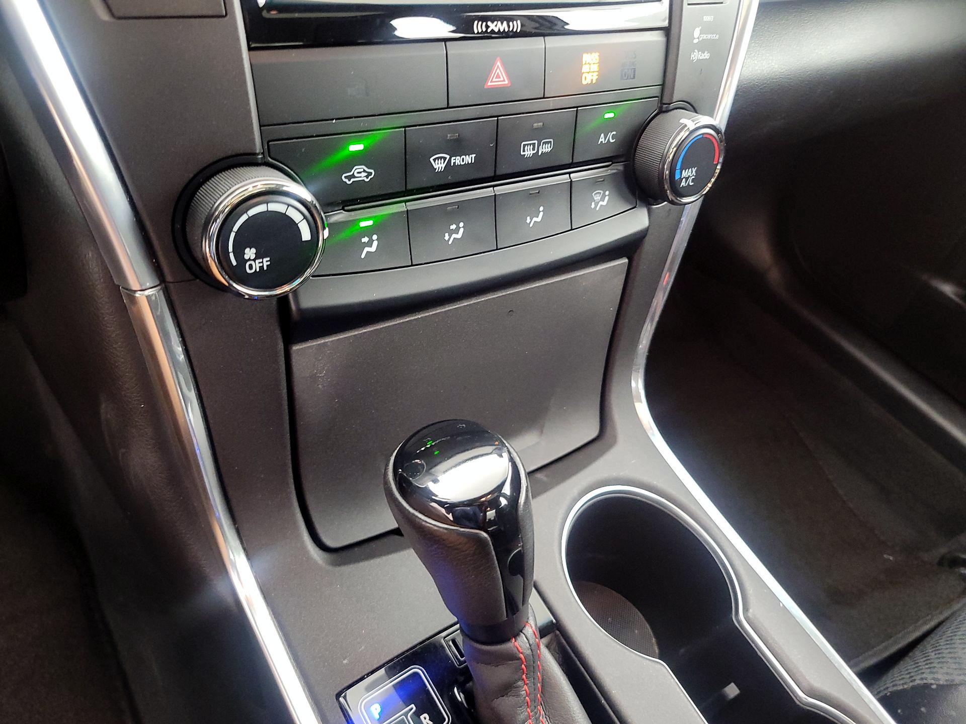 Thumbnail: 2016 Toyota Camry - 17