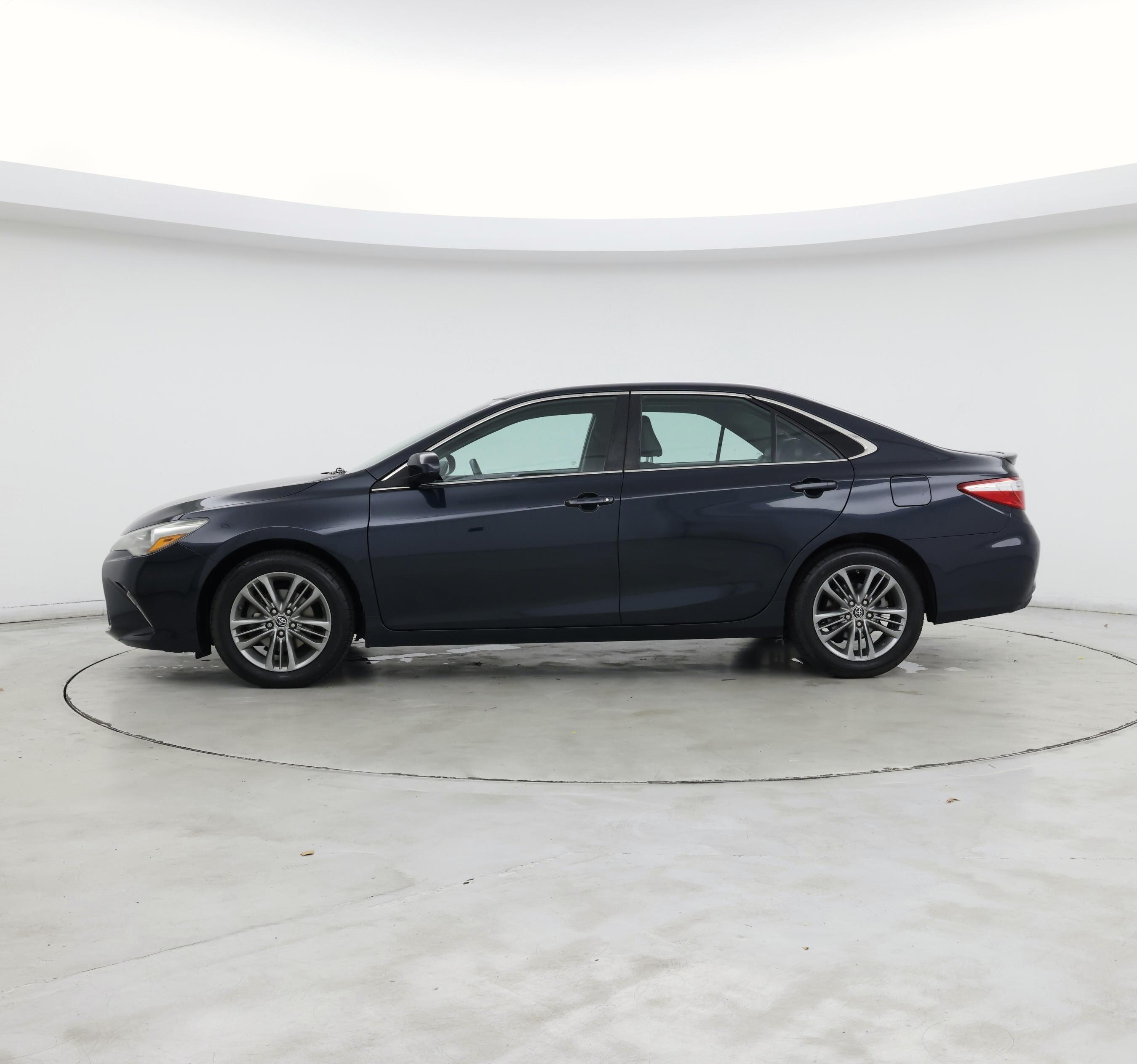 Thumbnail: 2016 Toyota Camry - 3