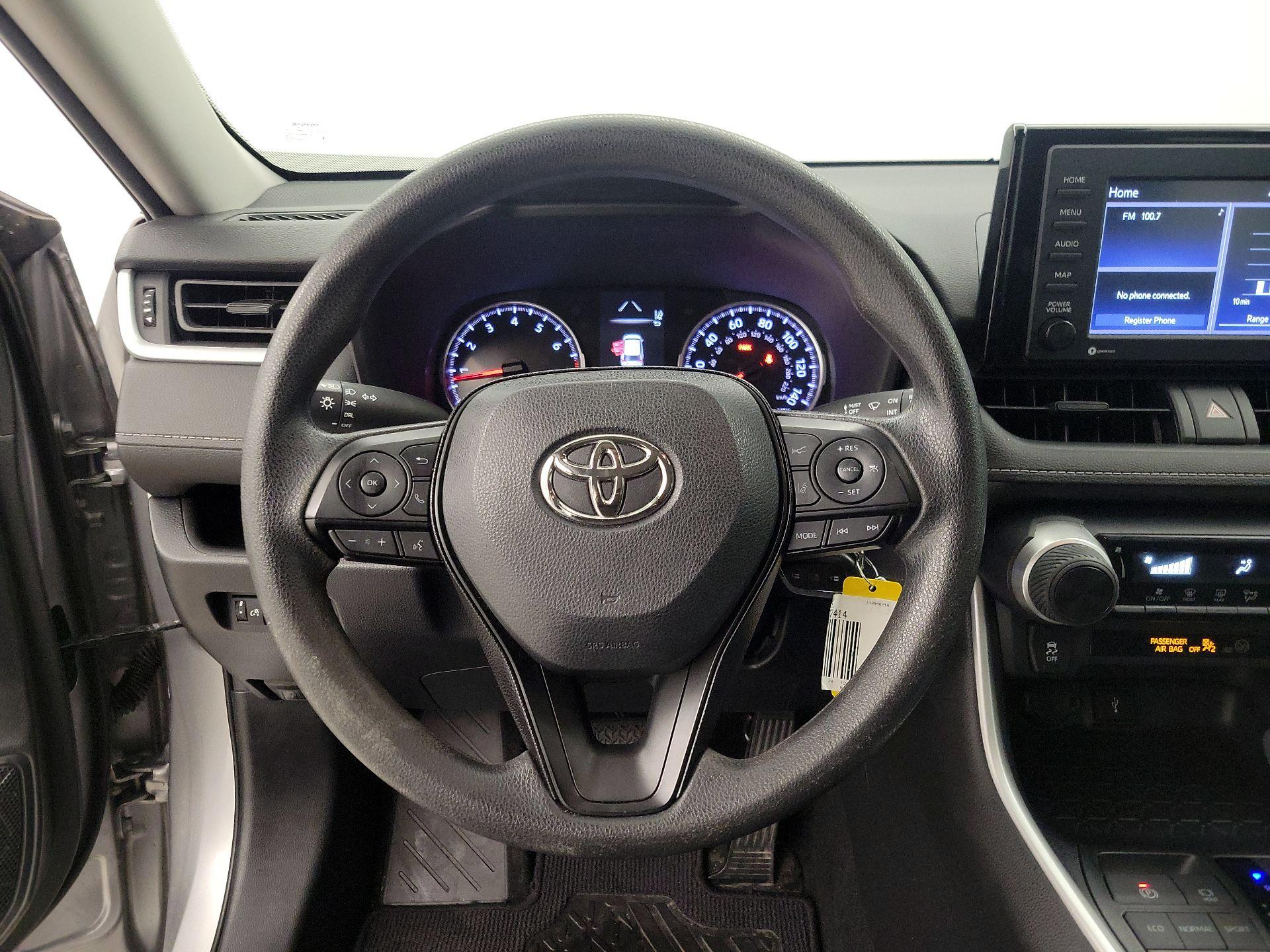Thumbnail: 2020 Toyota RAV4 - 10