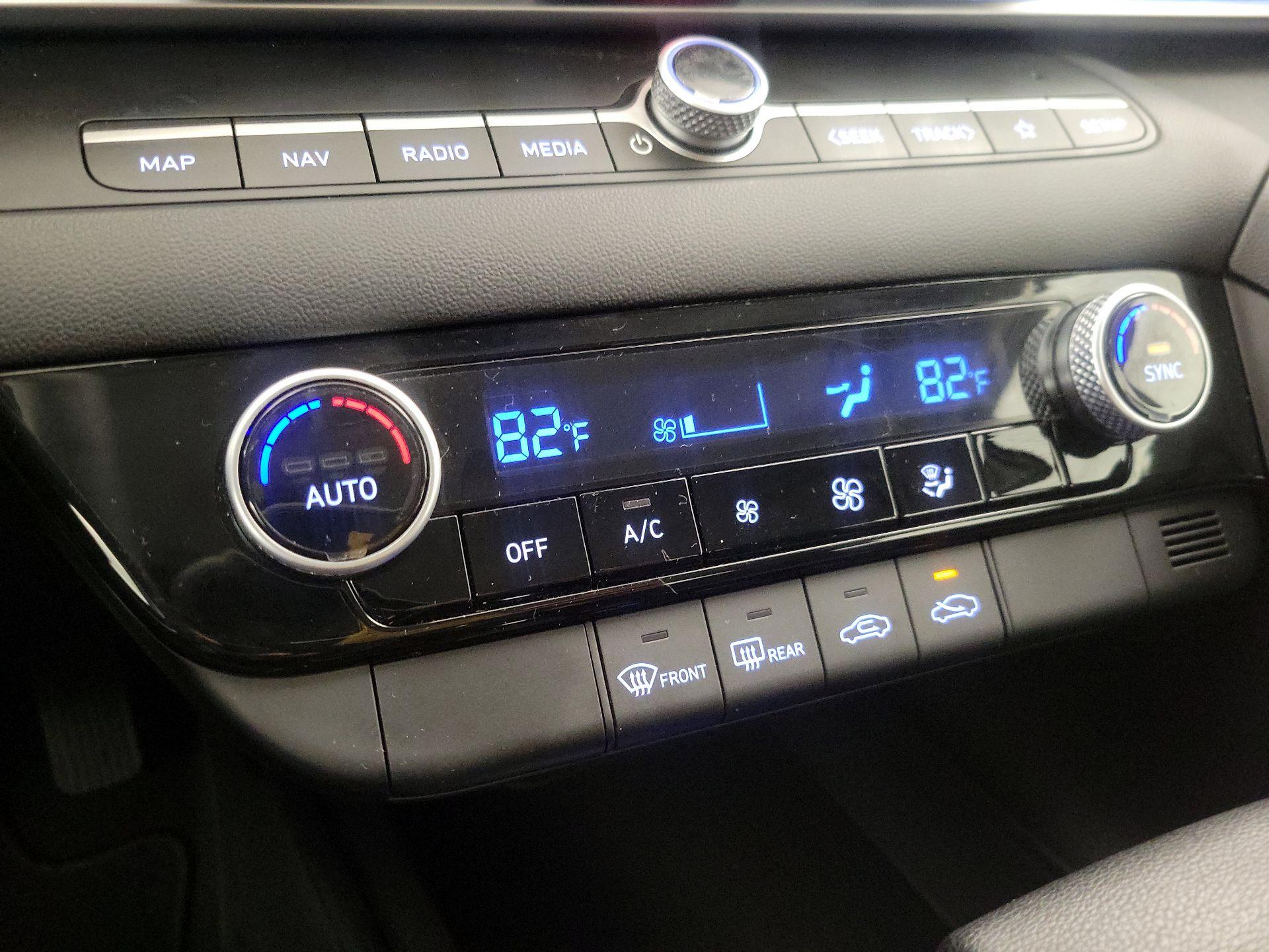Thumbnail: 2024 Hyundai Elantra - 17