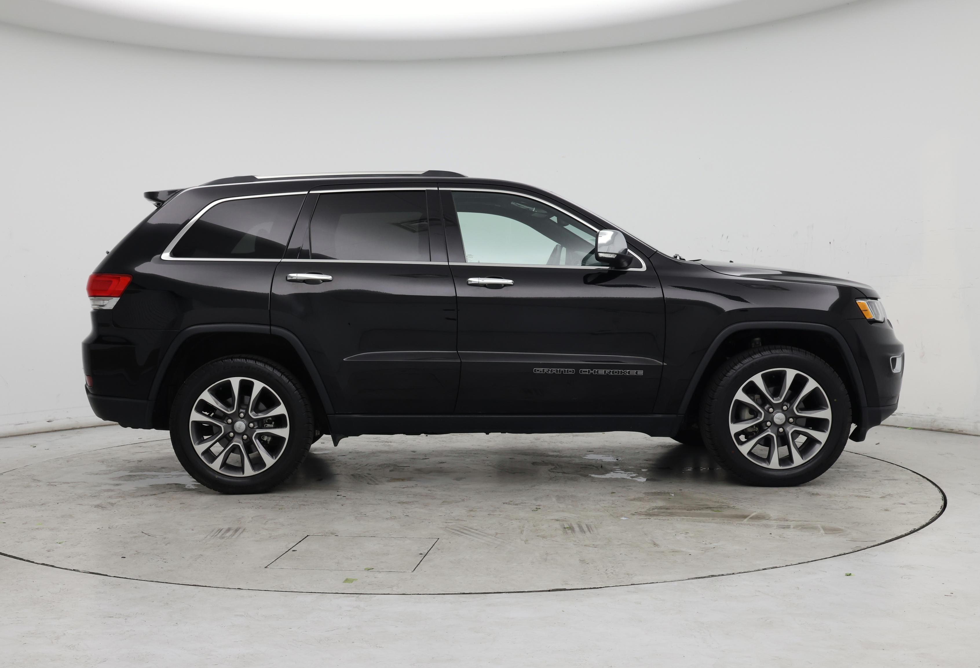Thumbnail: 2018 Jeep Grand Cherokee - 7