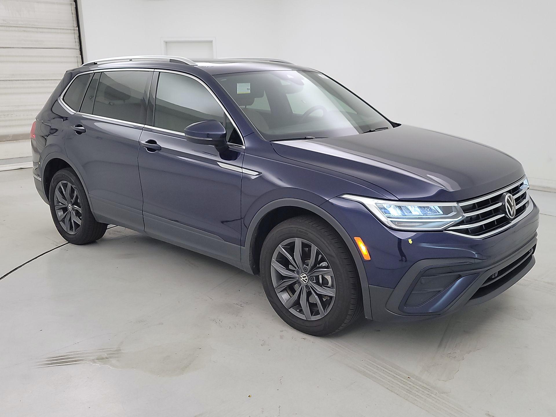 Thumbnail: 2022 Volkswagen Tiguan - 1