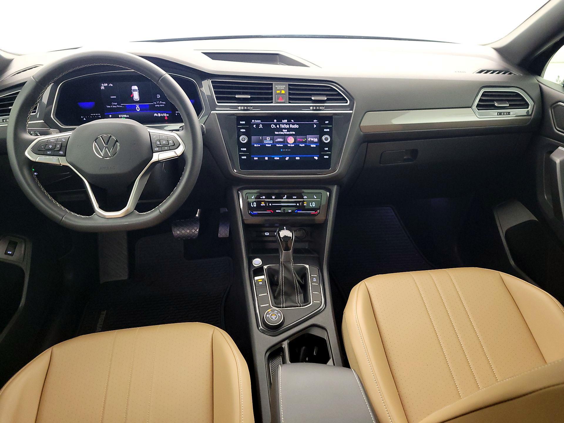 Thumbnail: 2022 Volkswagen Tiguan - 8