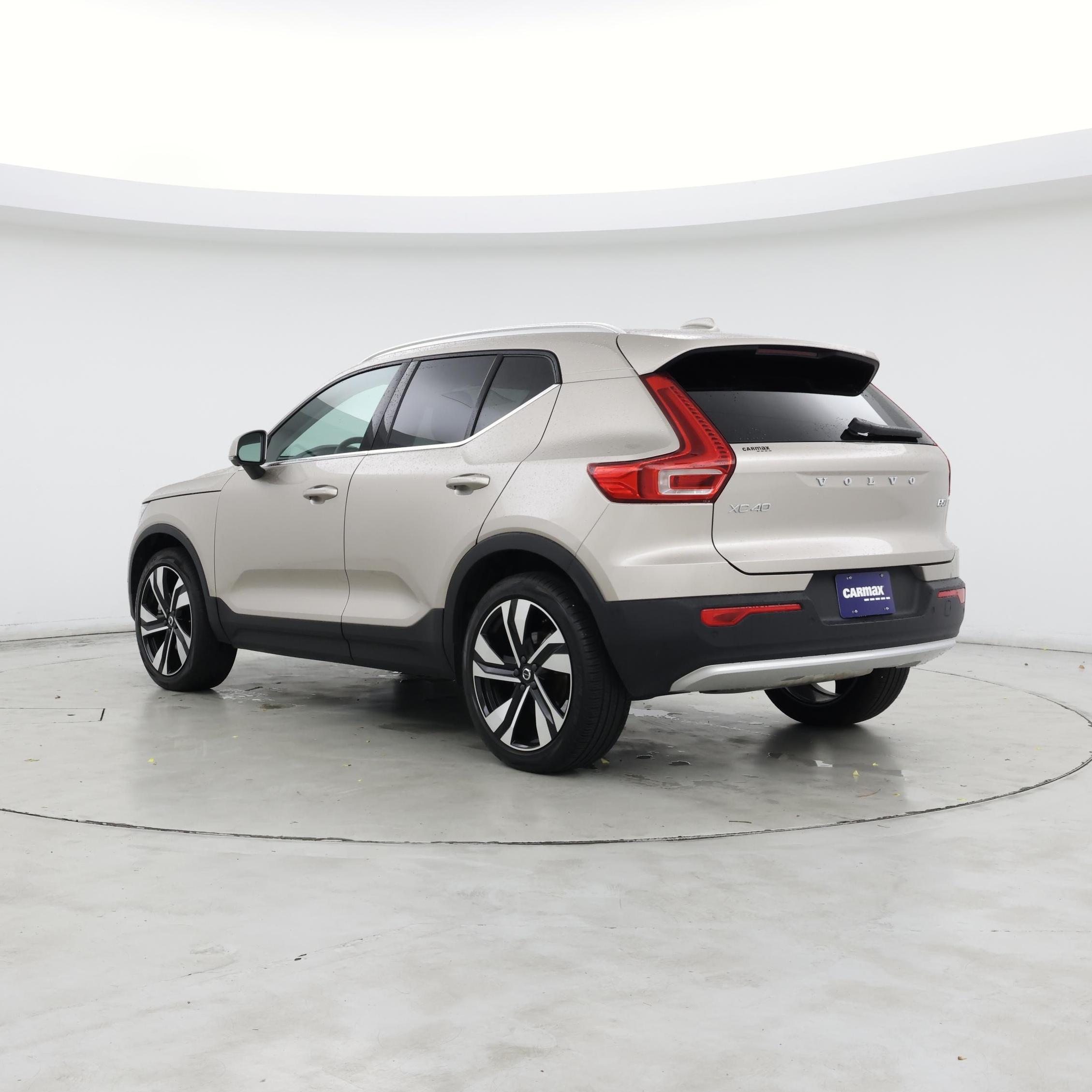 Thumbnail: 2024 Volvo XC40 - 2