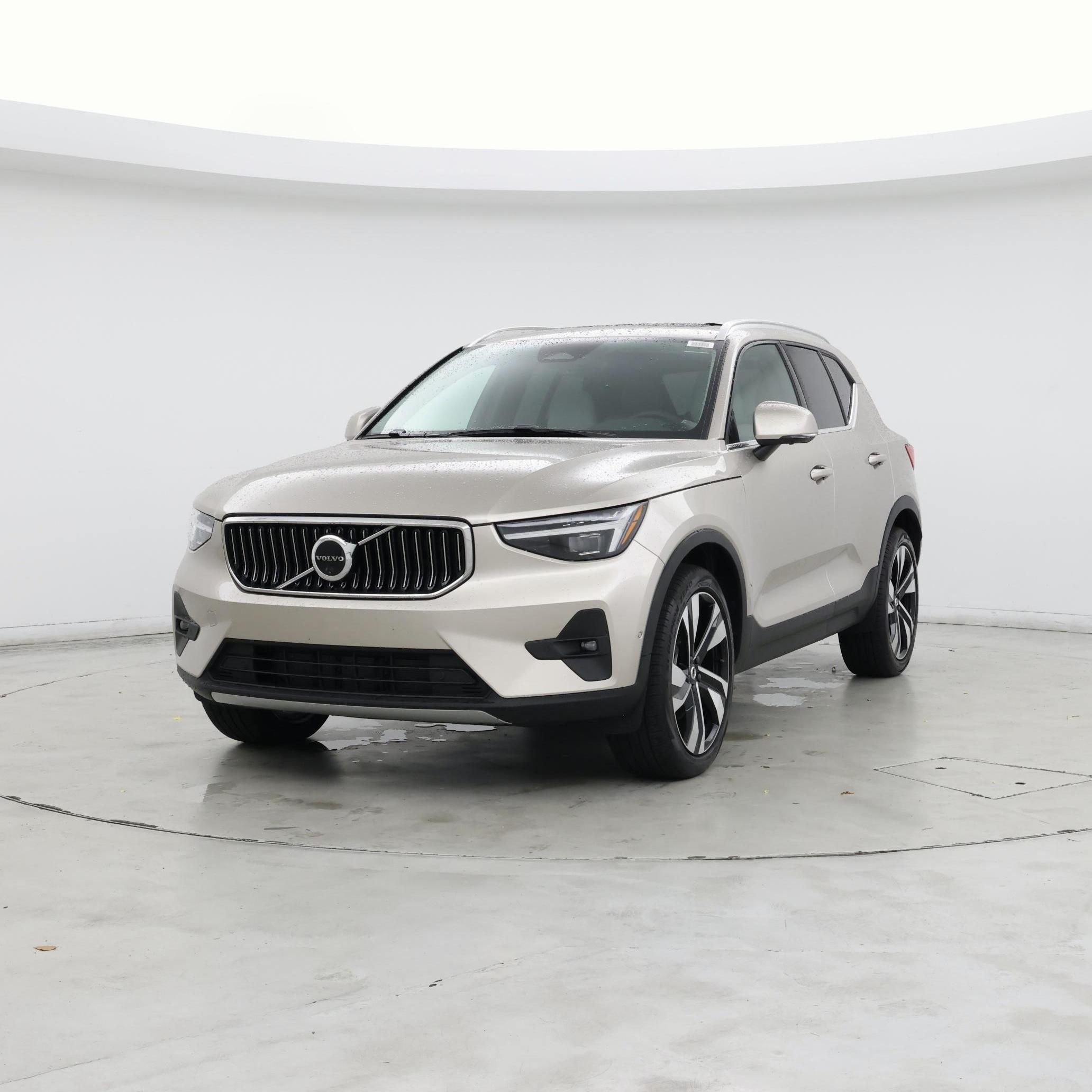 Thumbnail: 2024 Volvo XC40 - 4