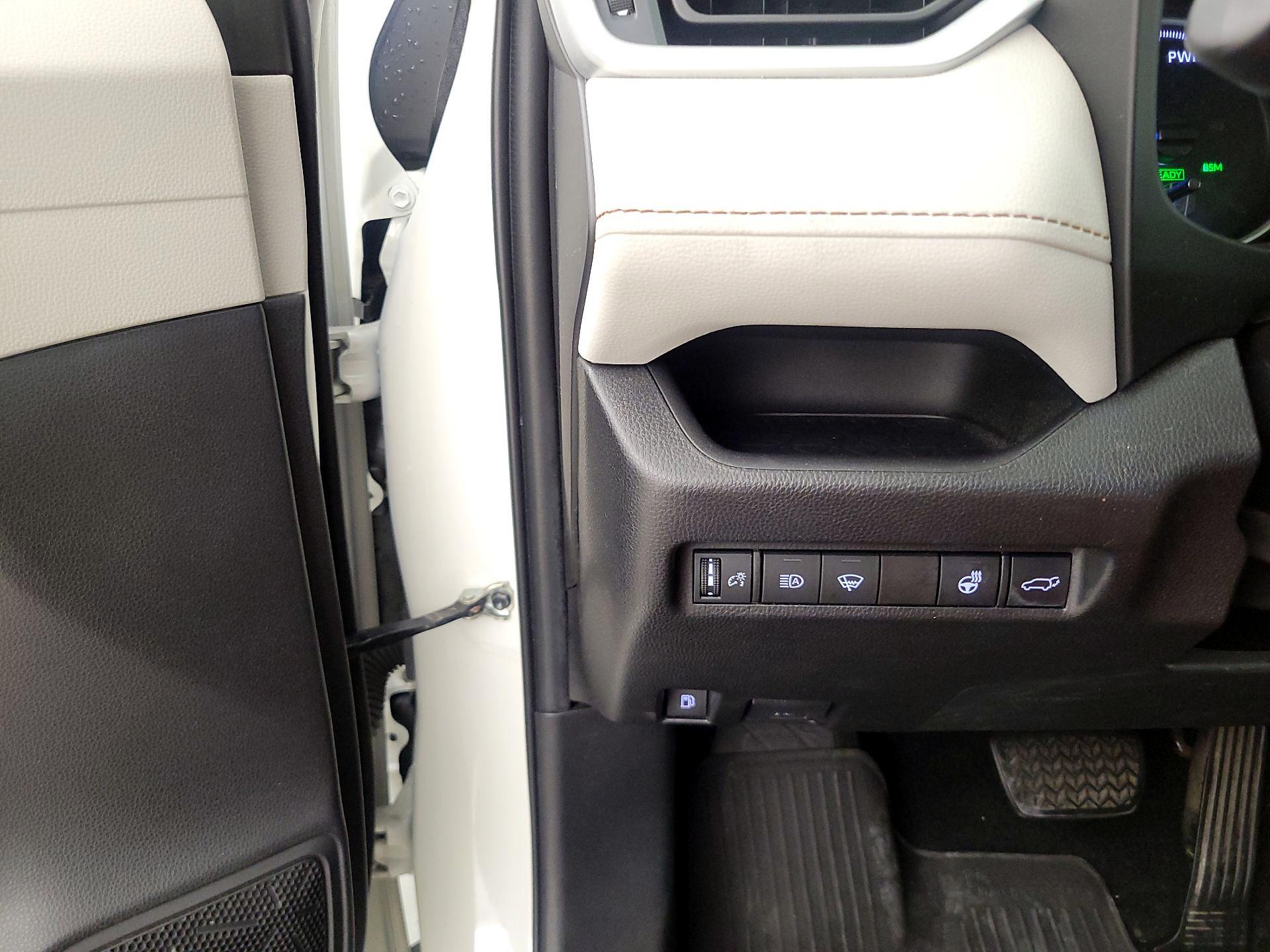 Thumbnail: 2021 Toyota RAV4 - 13