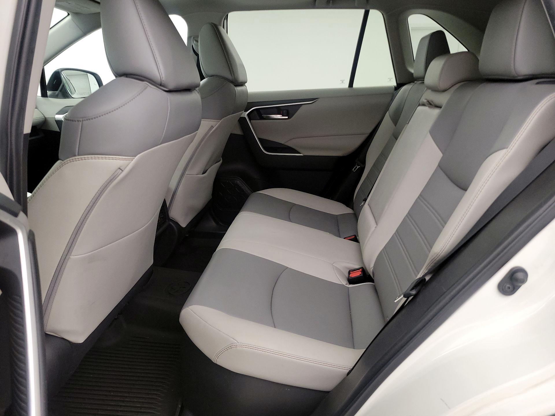 Thumbnail: 2021 Toyota RAV4 - 20