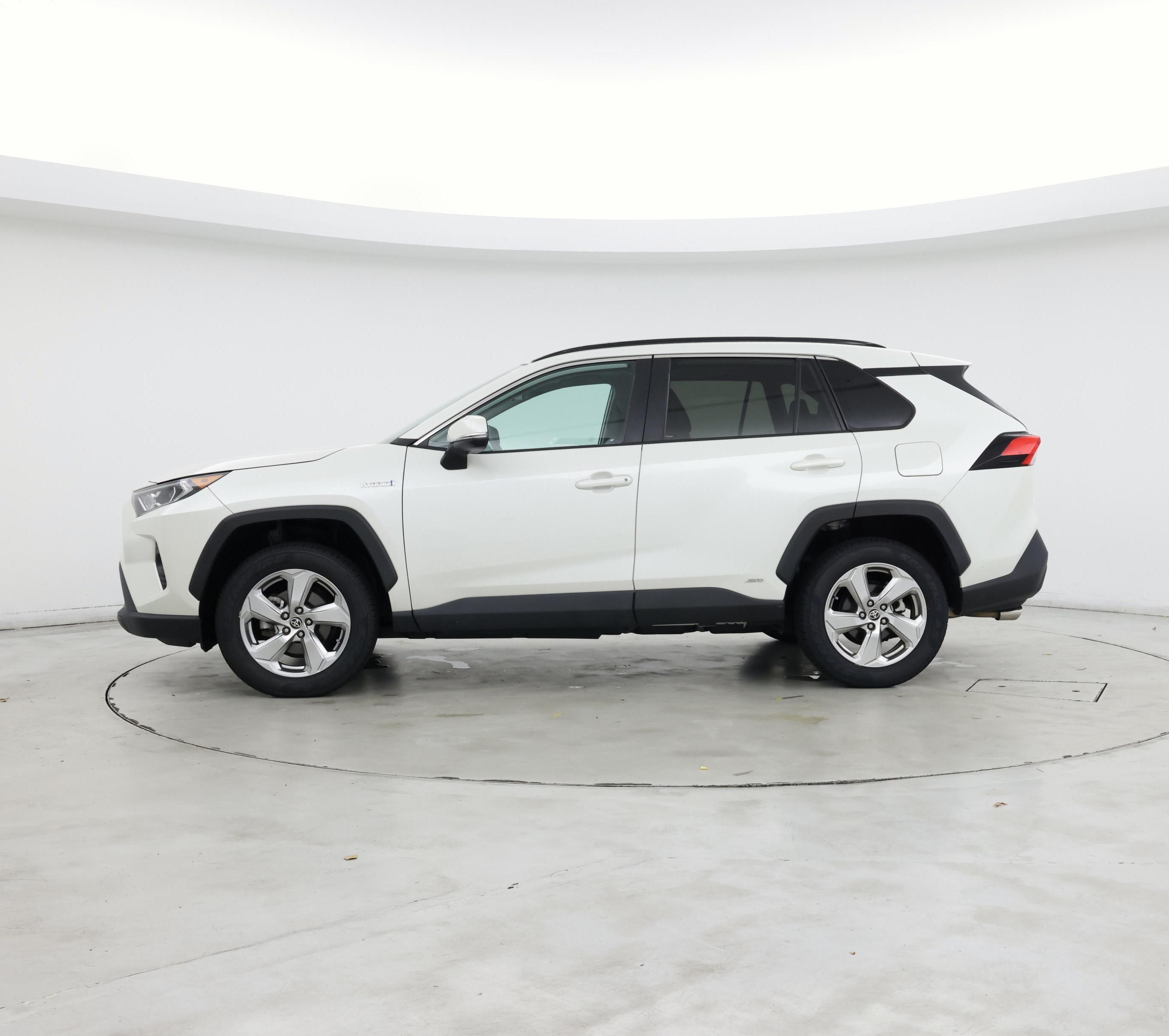 Thumbnail: 2021 Toyota RAV4 - 3