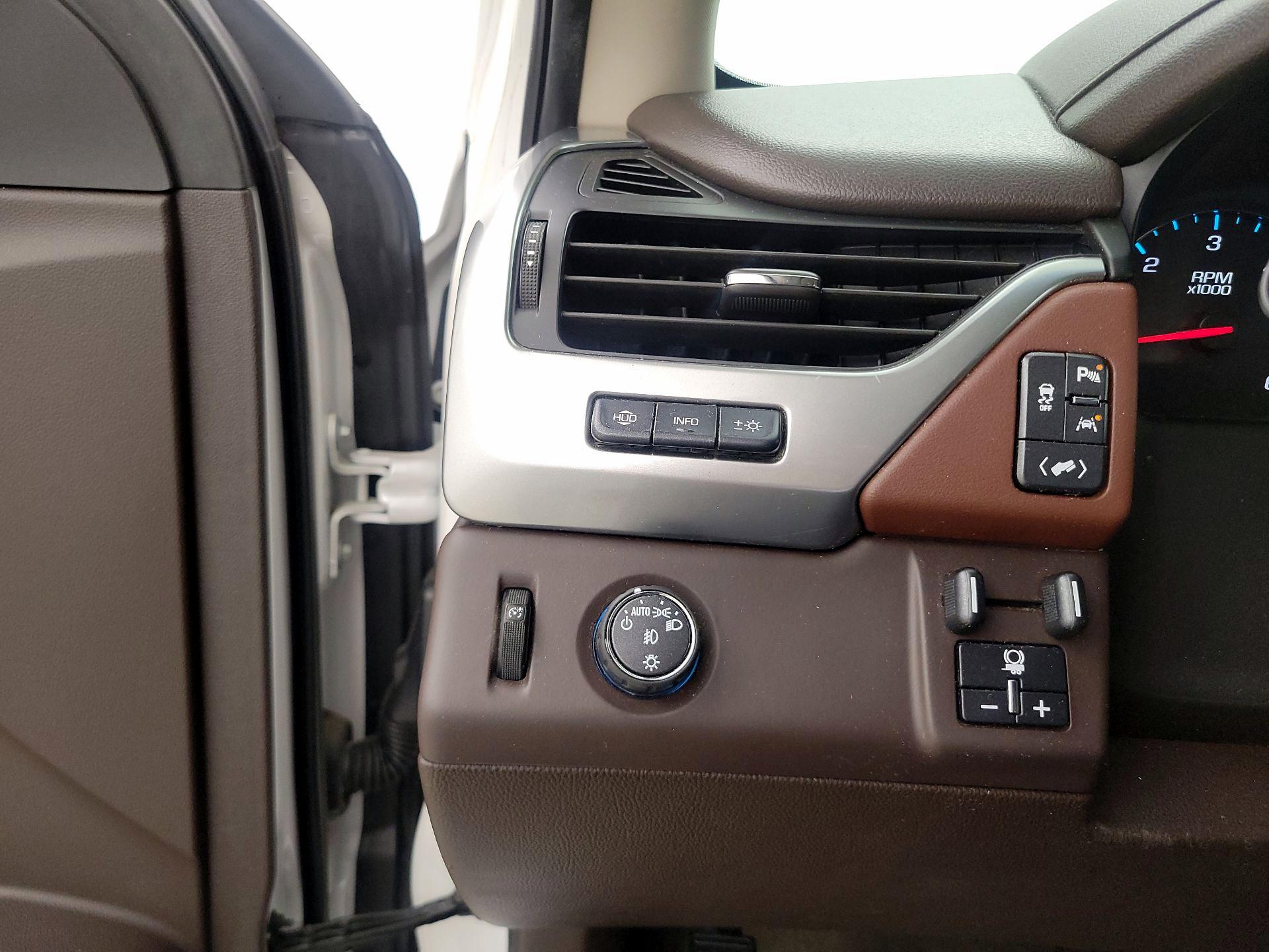 Thumbnail: 2018 Chevrolet Tahoe - 13