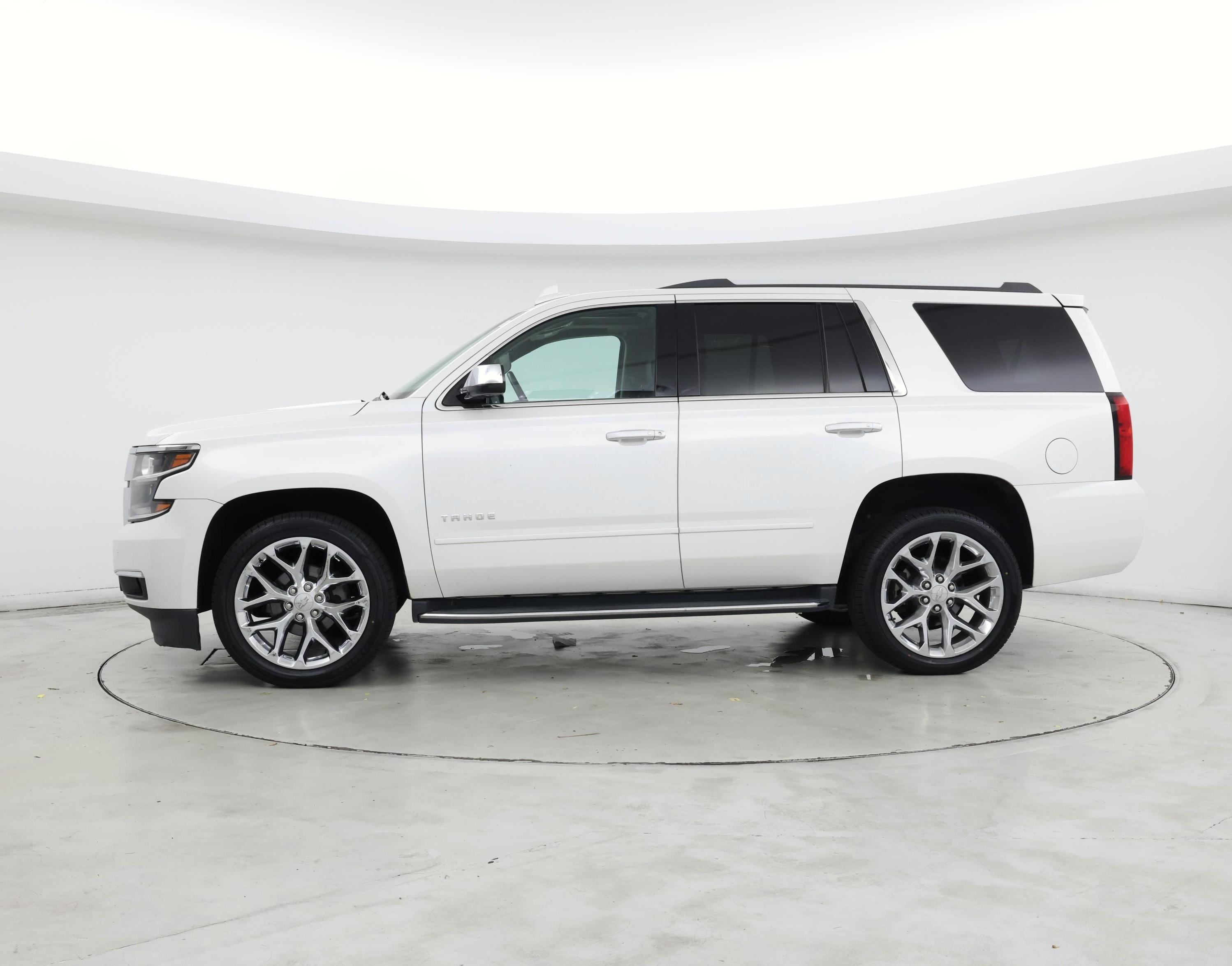 Thumbnail: 2018 Chevrolet Tahoe - 3