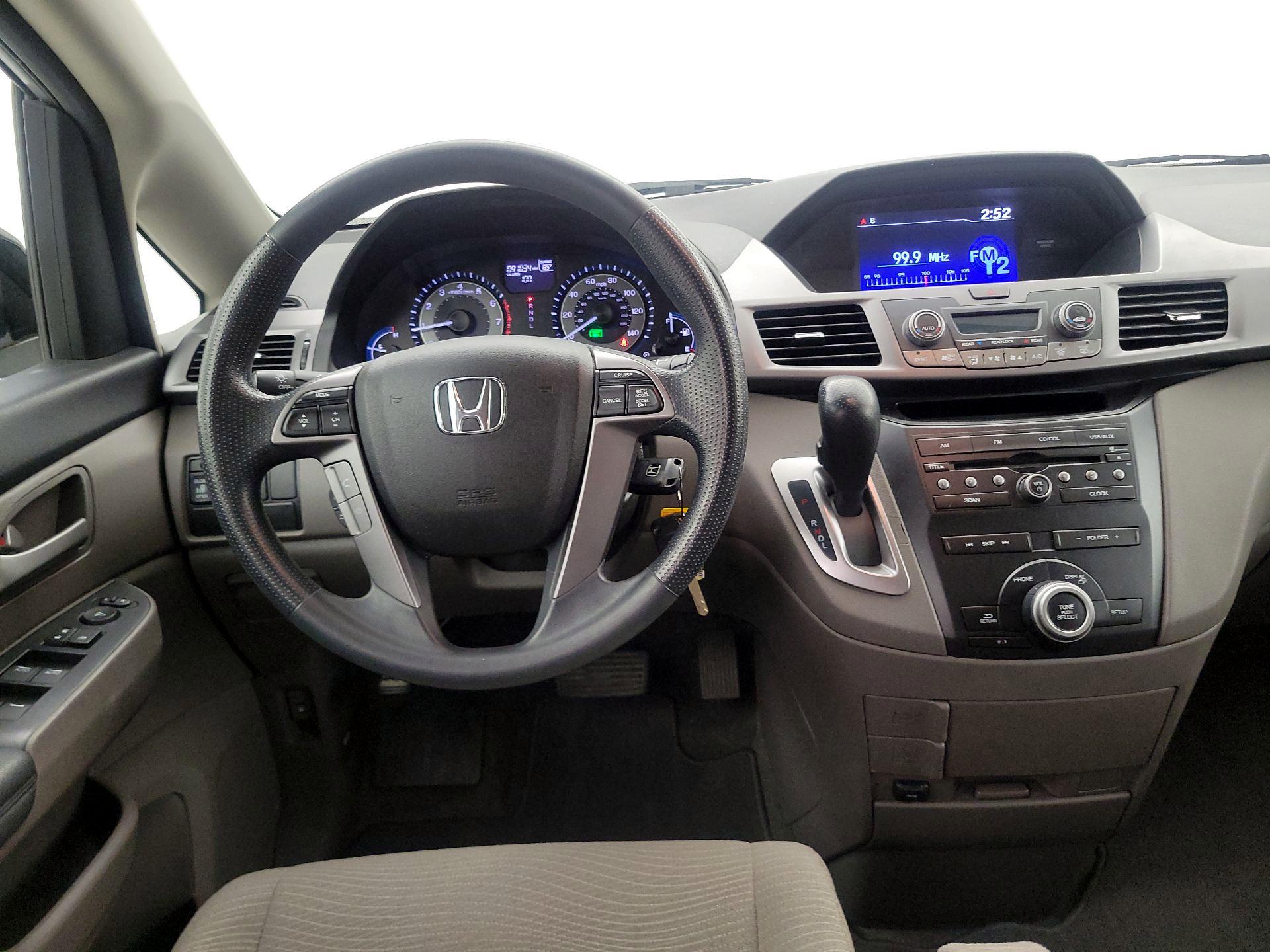 Thumbnail: 2013 Honda Odyssey - 10