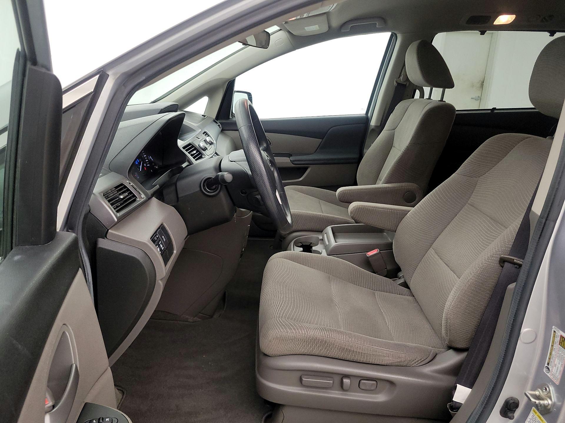 Thumbnail: 2013 Honda Odyssey - 11