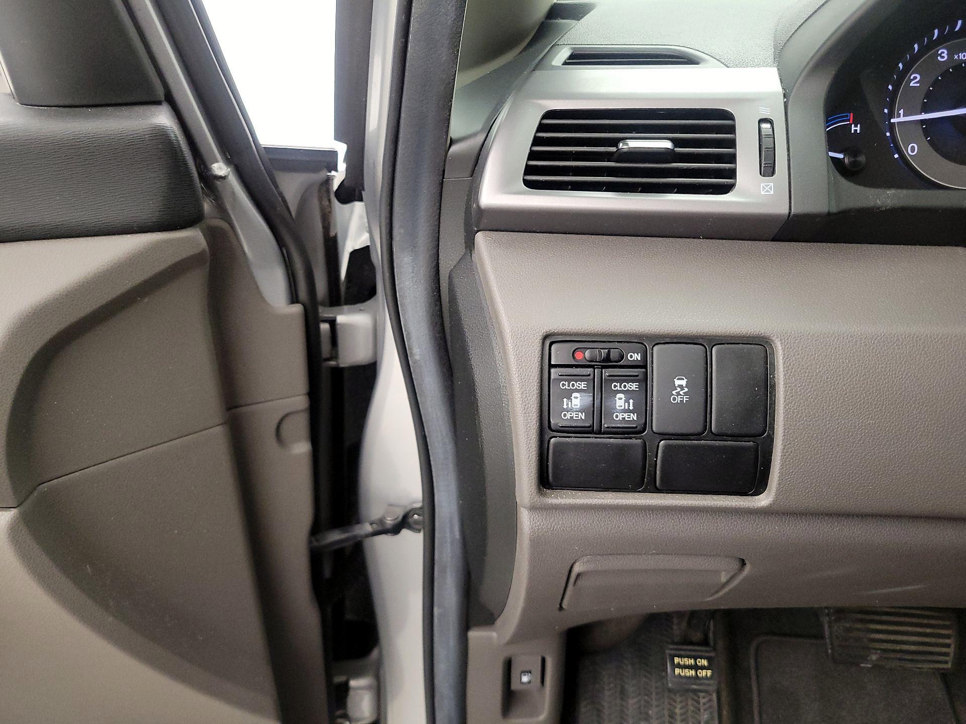 Thumbnail: 2013 Honda Odyssey - 13