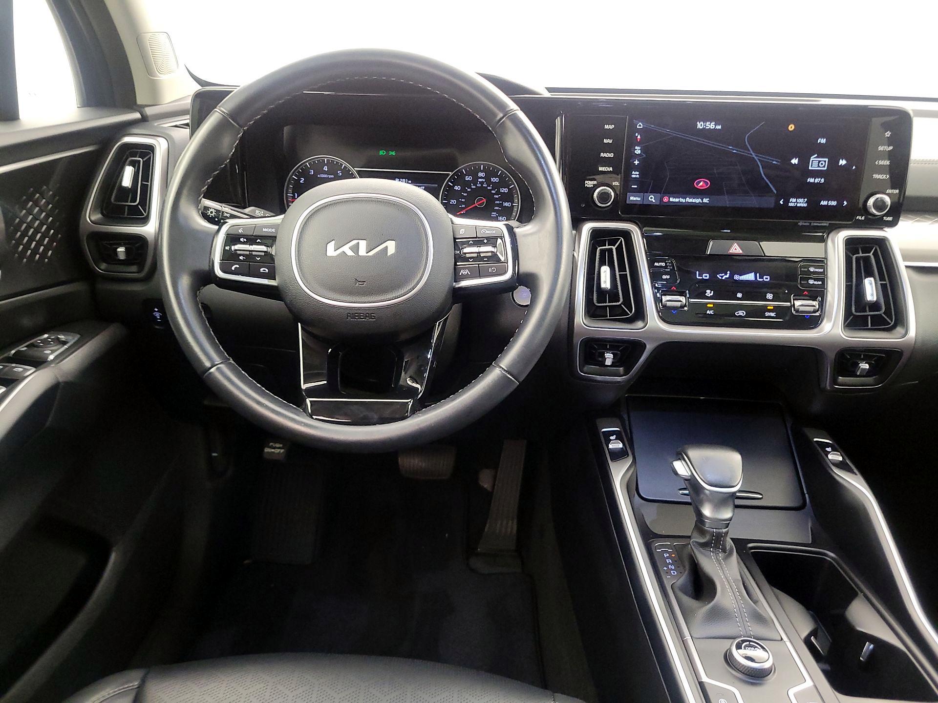 Thumbnail: 2023 Kia Sorento - 10