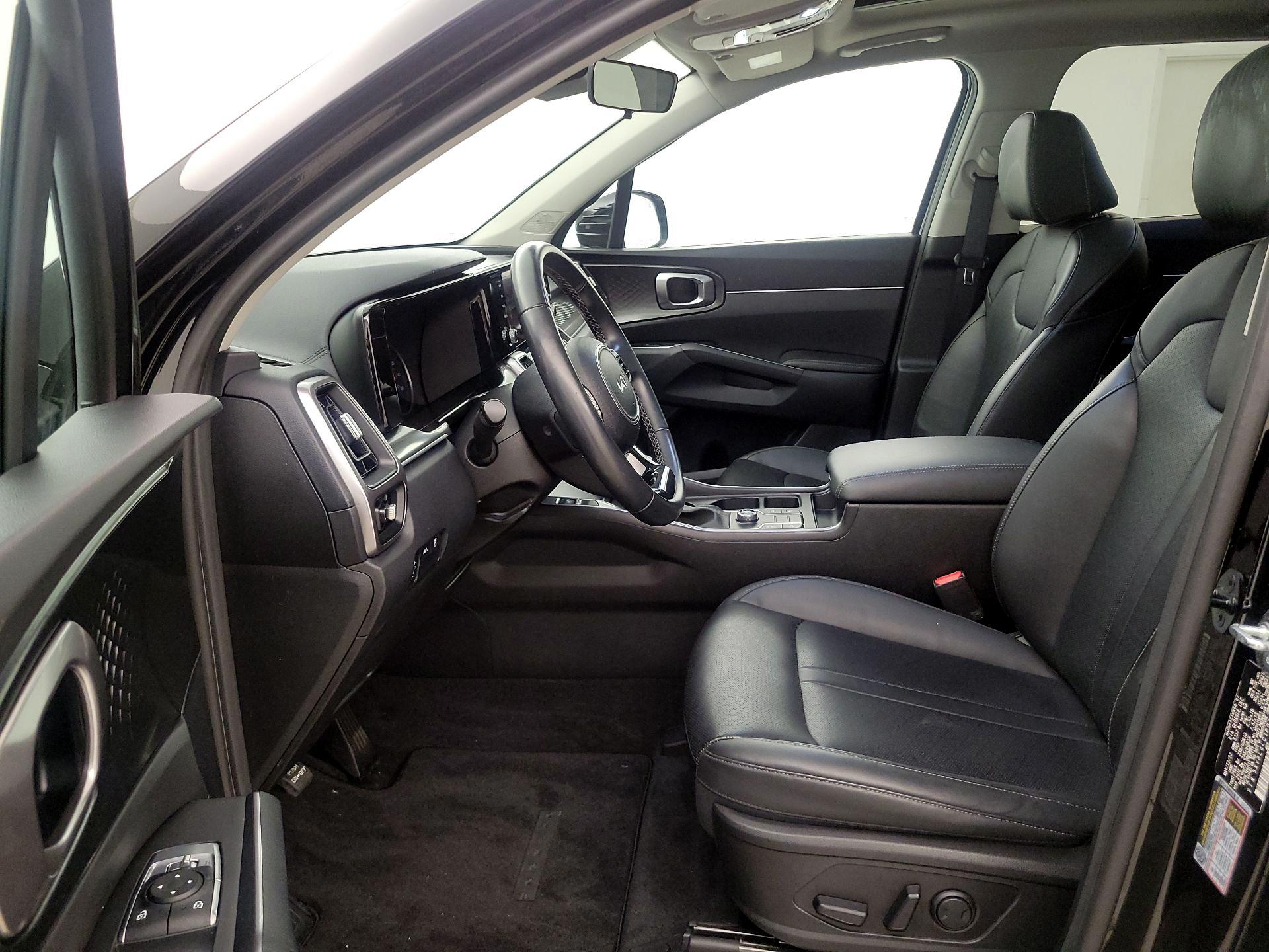 Thumbnail: 2023 Kia Sorento - 11