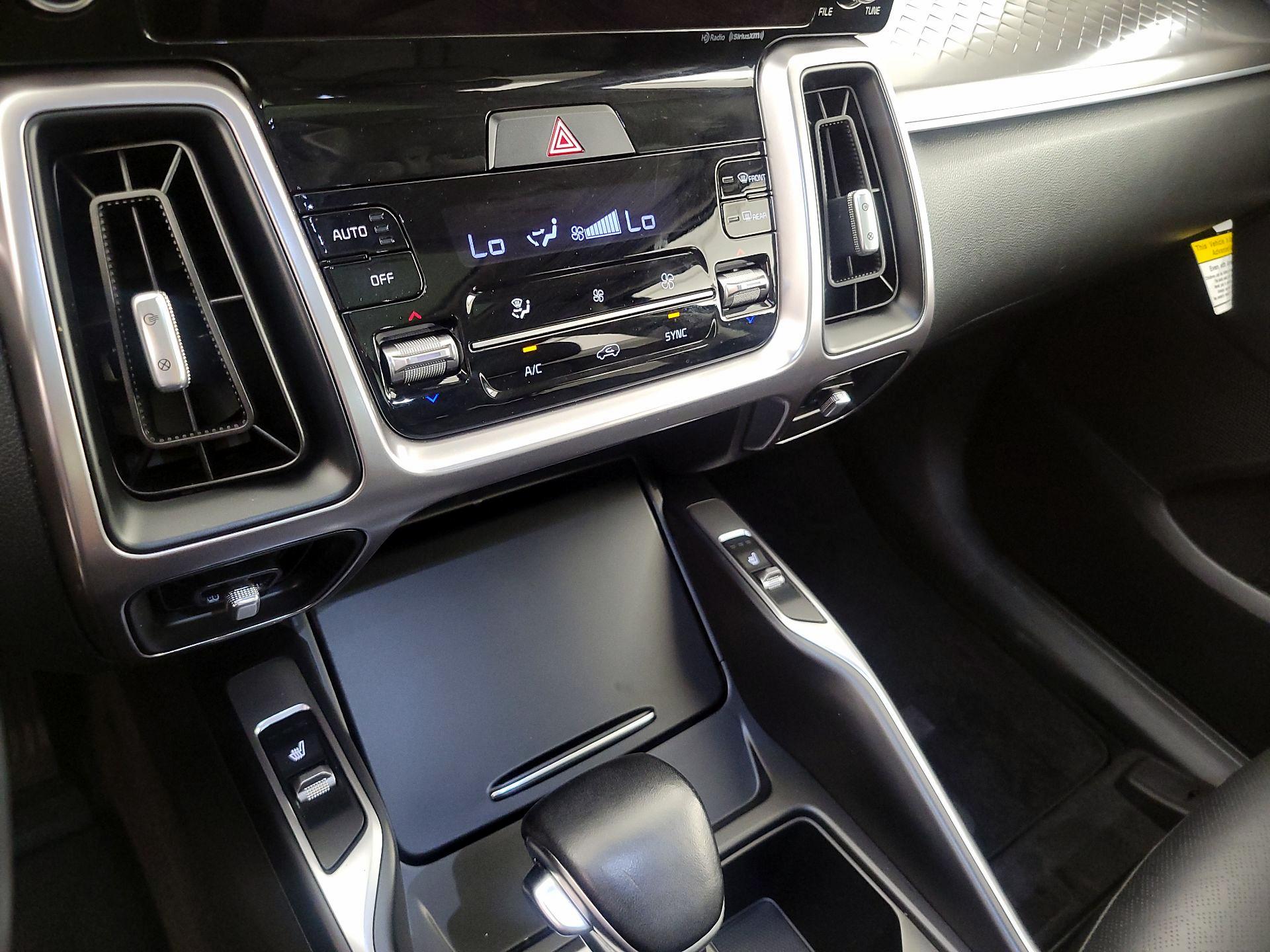 Thumbnail: 2023 Kia Sorento - 17
