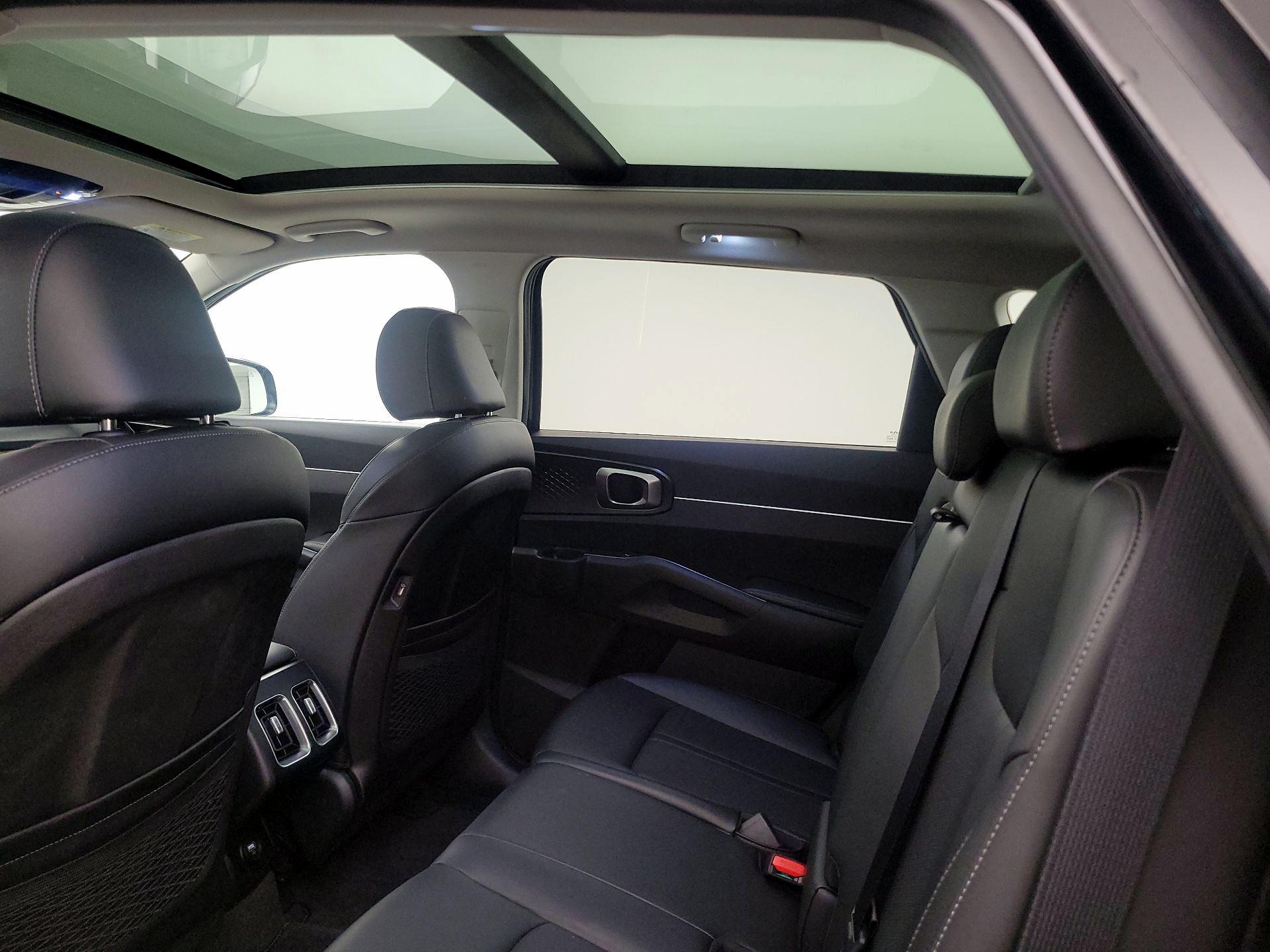 Thumbnail: 2023 Kia Sorento - 20