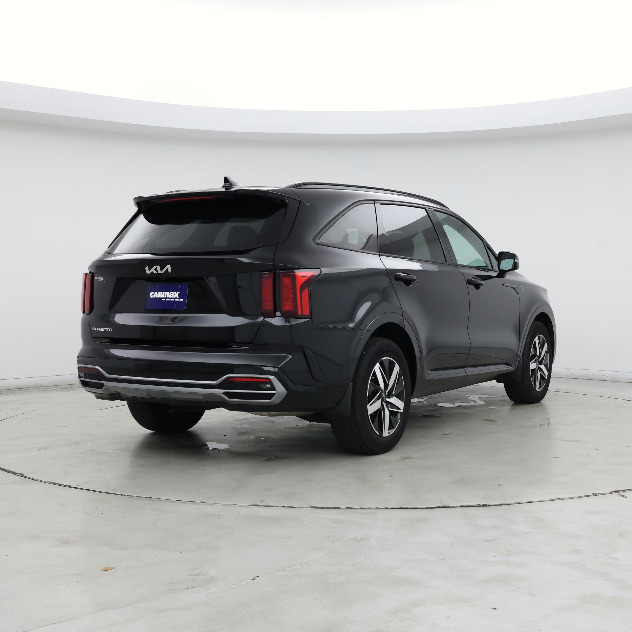 Thumbnail: 2023 Kia Sorento - 8