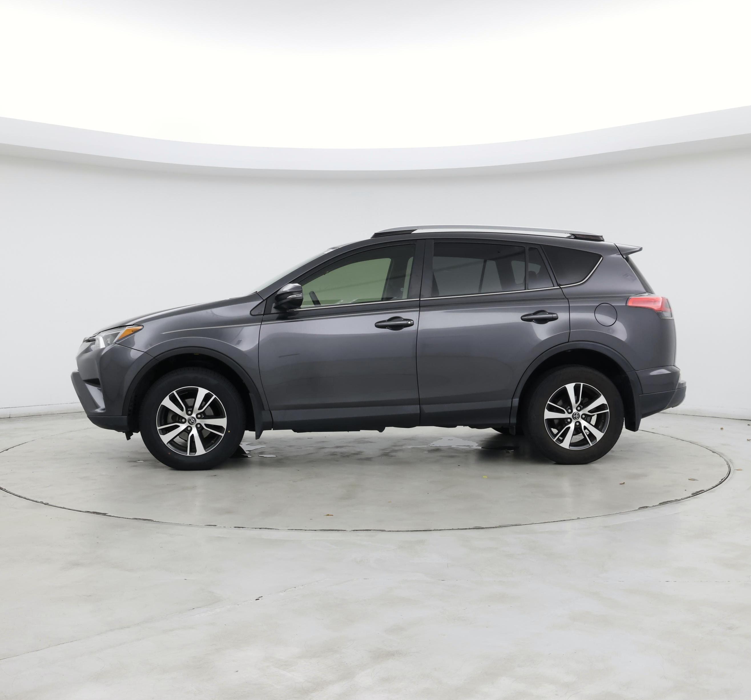 Thumbnail: 2017 Toyota RAV4 - 3