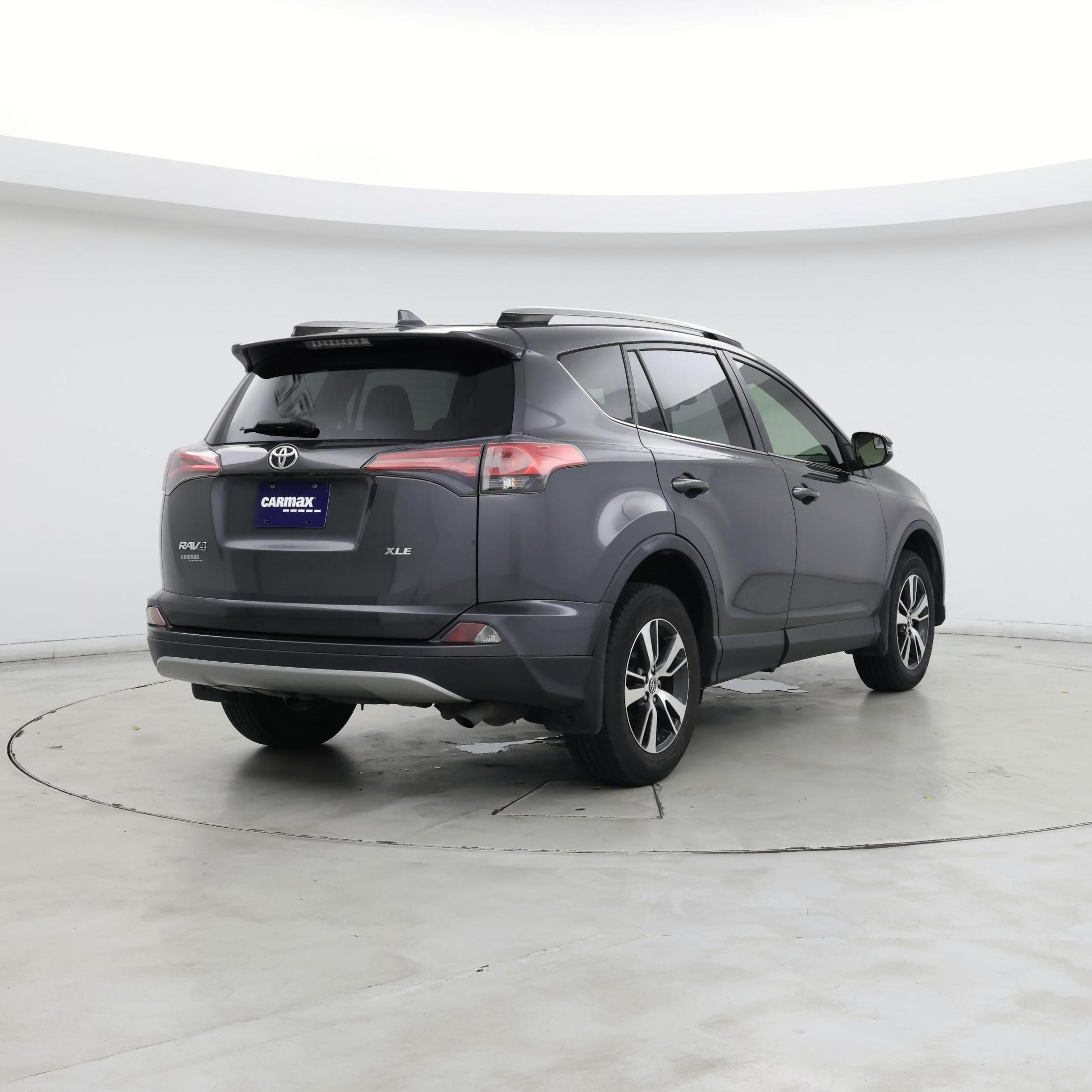 Thumbnail: 2017 Toyota RAV4 - 8