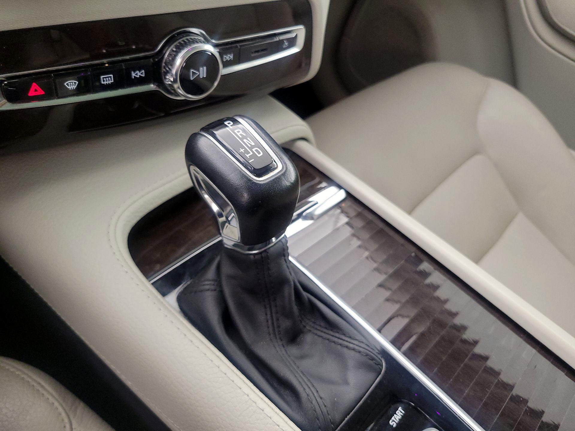 Thumbnail: 2017 Volvo XC90 - 18