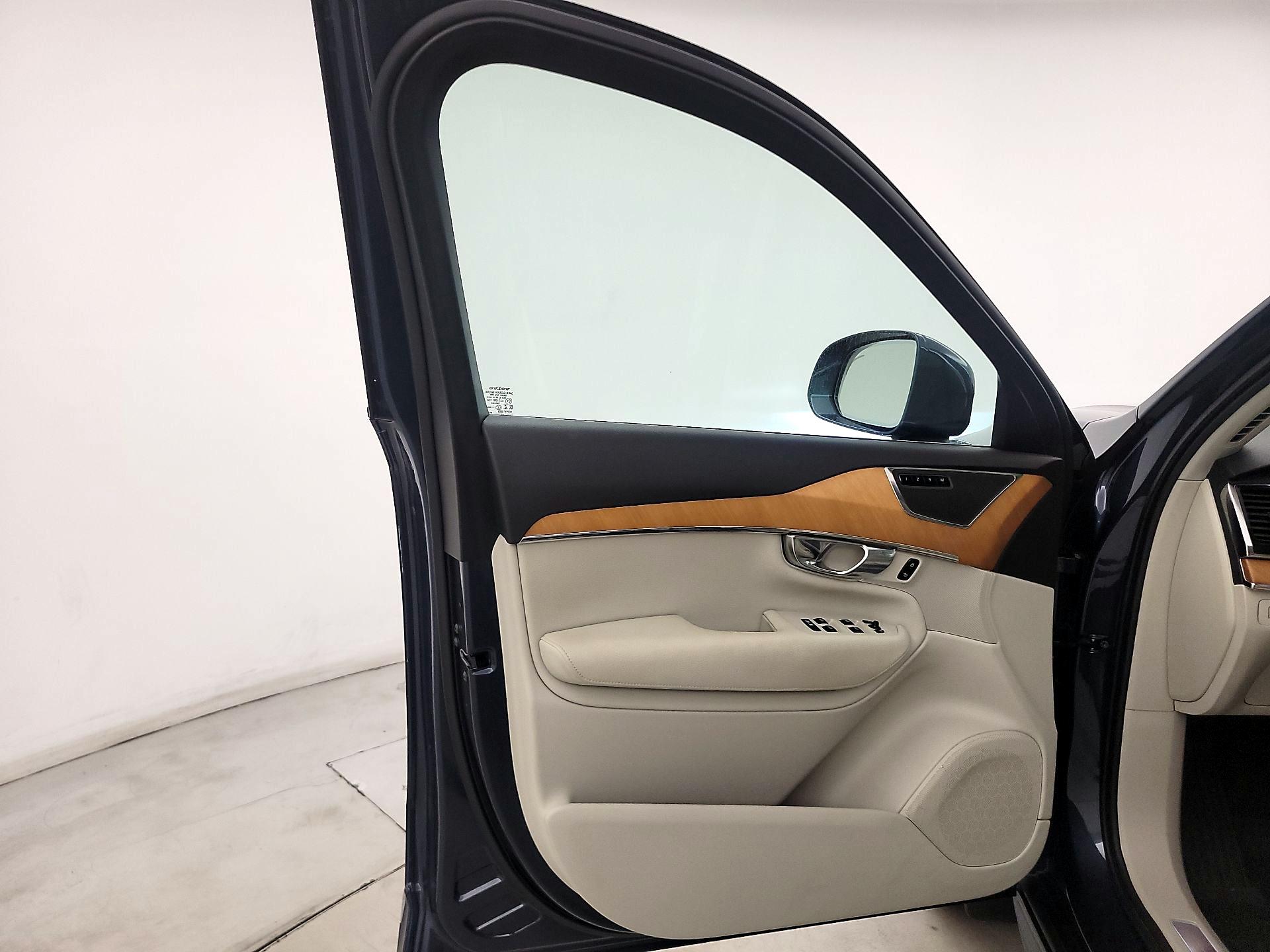 Thumbnail: 2021 Volvo XC90 - 12