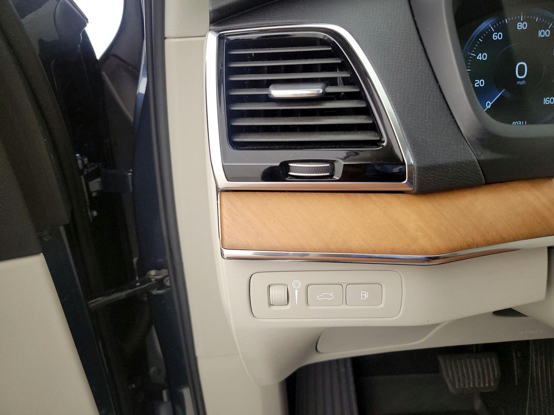 Thumbnail: 2021 Volvo XC90 - 13