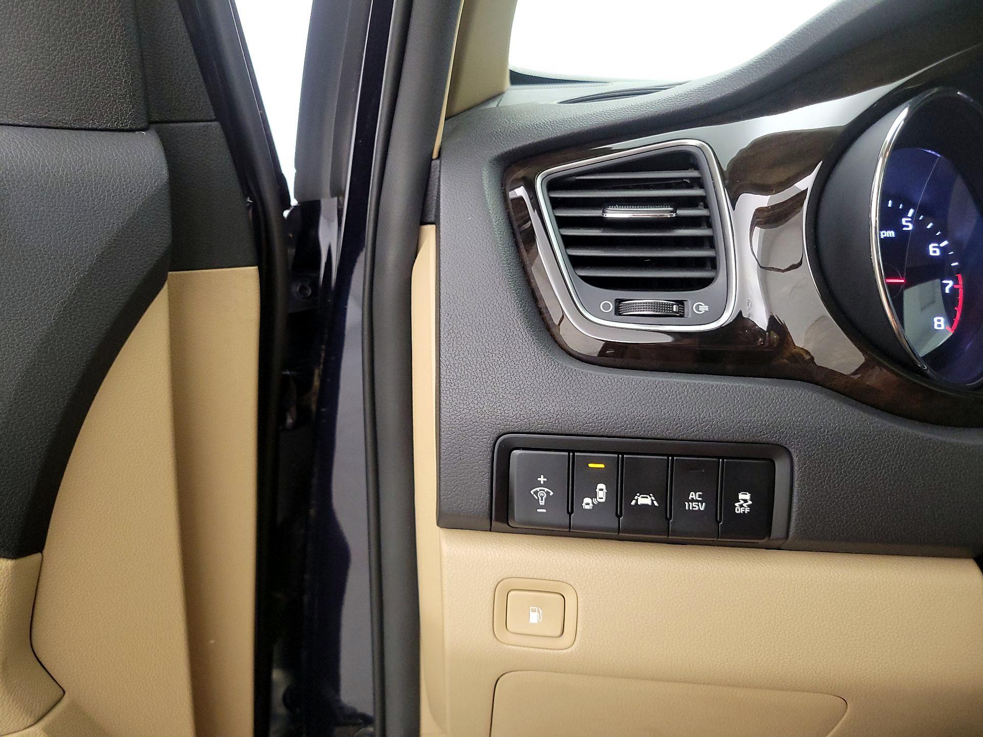 Thumbnail: 2019 Kia Sedona - 13
