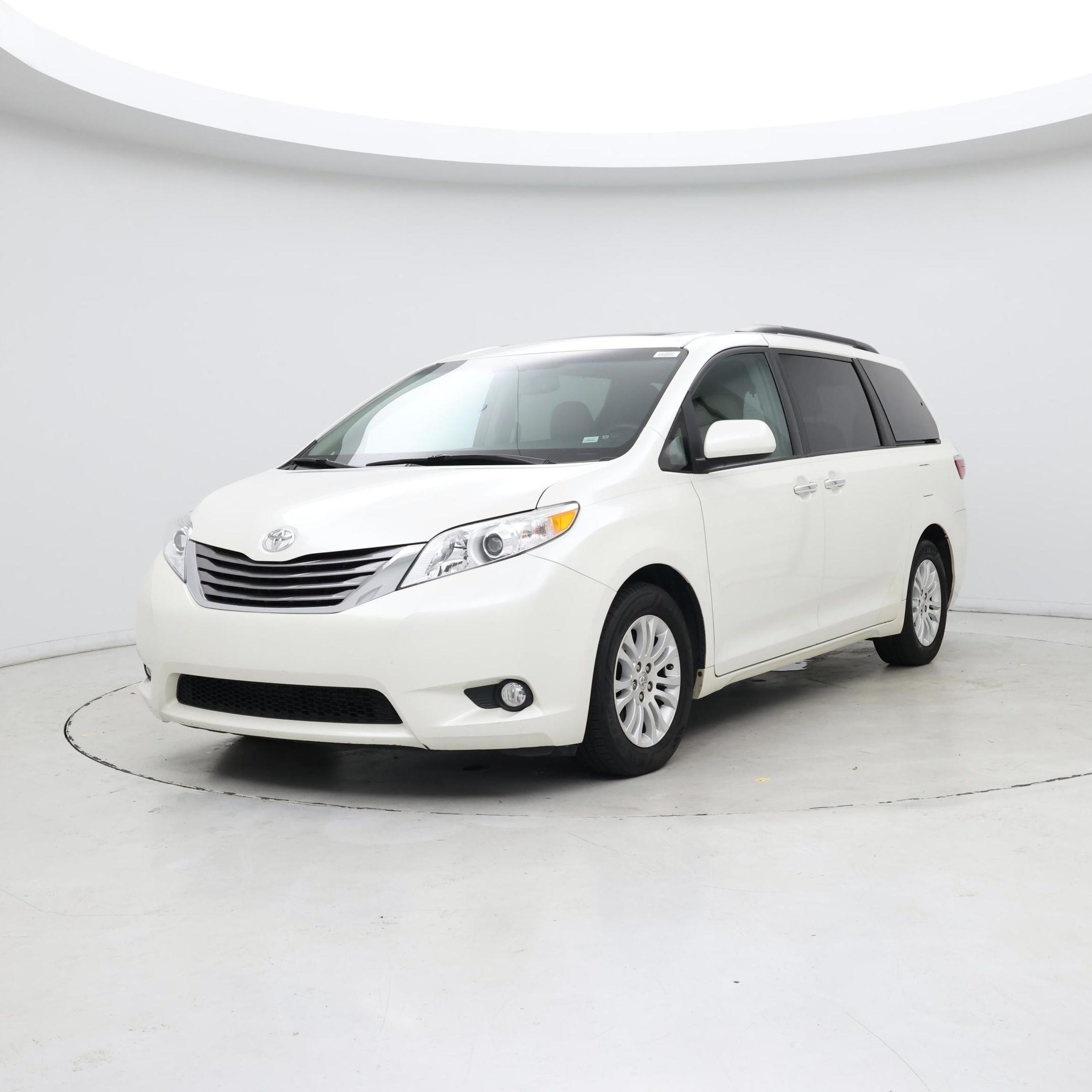 Thumbnail: 2017 Toyota Sienna - 4