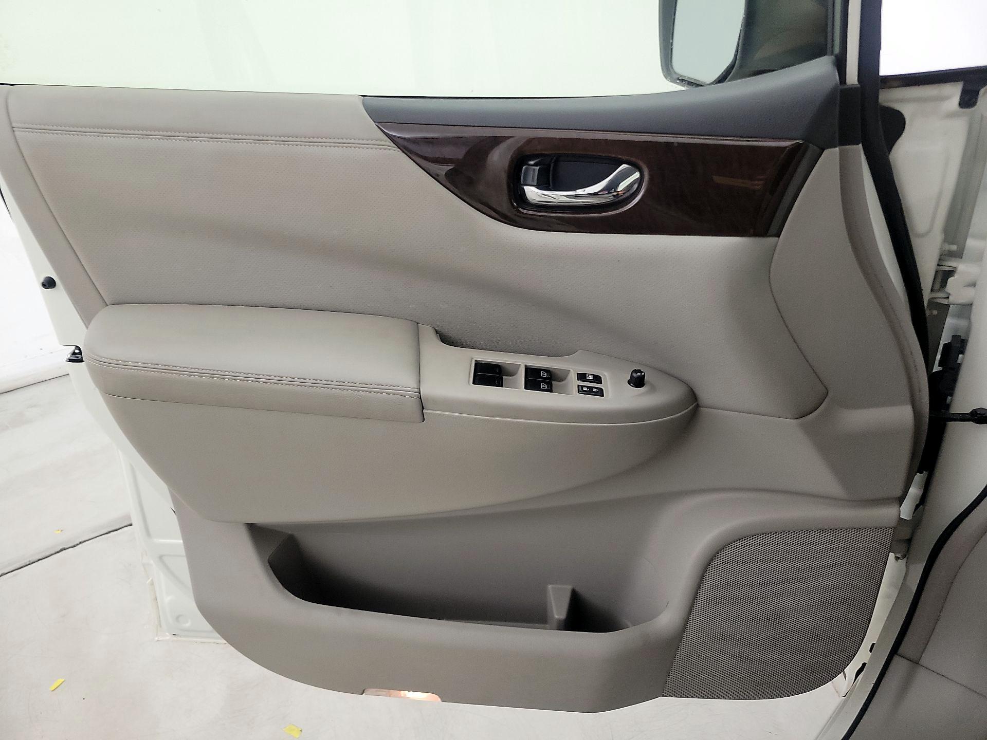 Thumbnail: 2015 Nissan Quest - 12