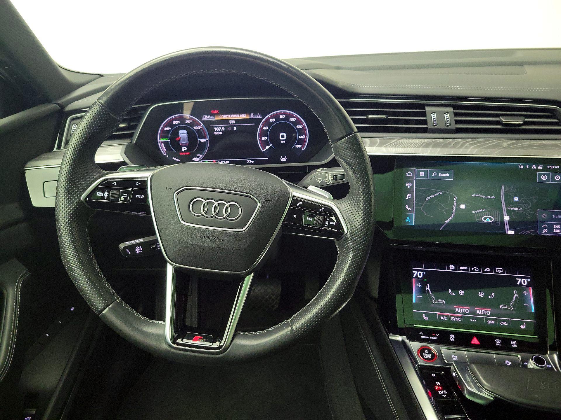Thumbnail: 2022 Audi e-tron S - 10