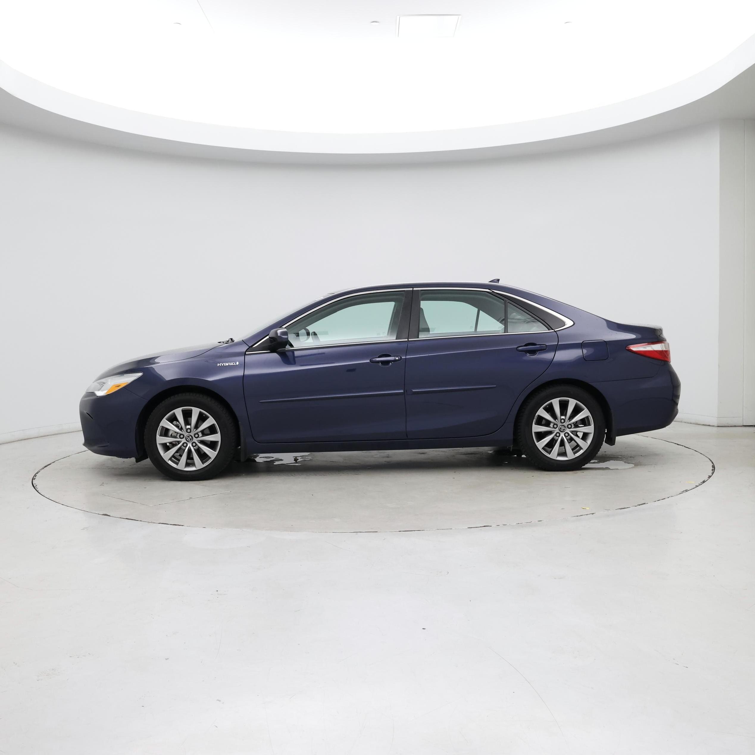 Thumbnail: 2017 Toyota Camry - 3